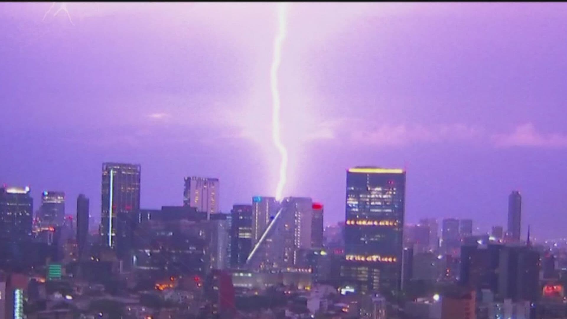 Videos de los Rayos Captados en CDMX por las Fuertes Tormentas