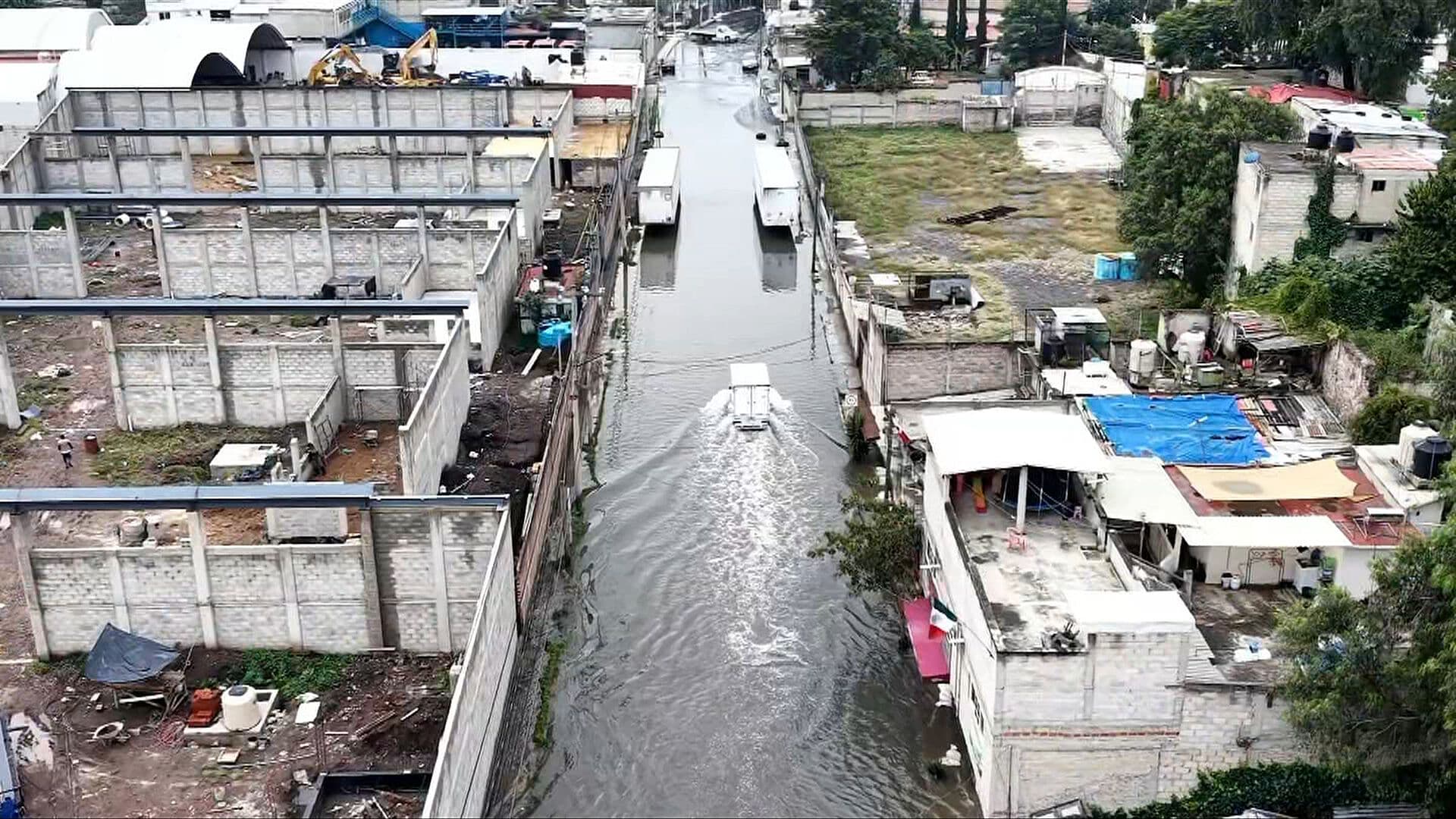Desde el Aire: Desfogue de la Presa El Ángulo Inunda Calle en Cuautitlán