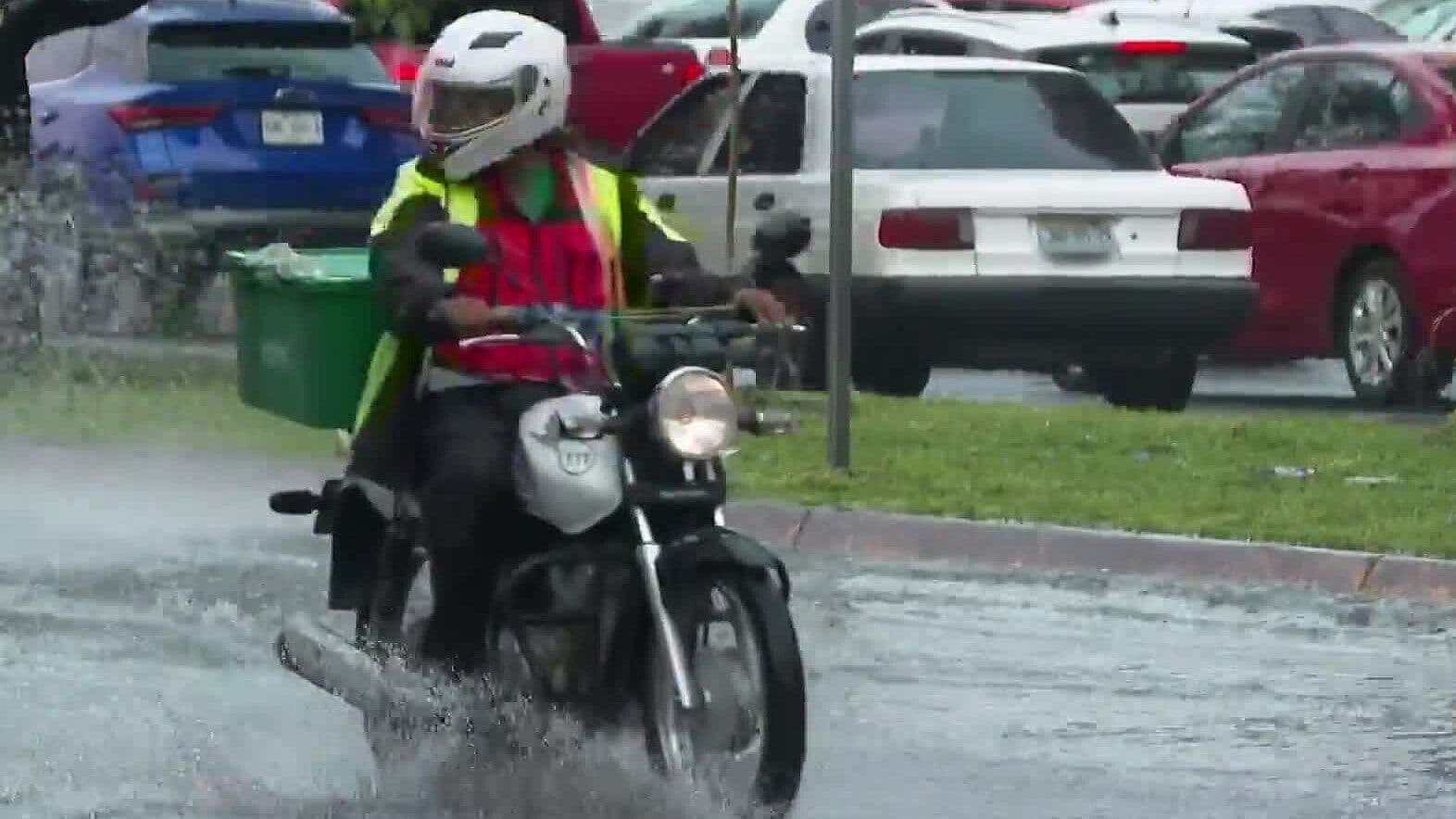 Lluvia Vespertina Genera Inundaciones en Guadalajara