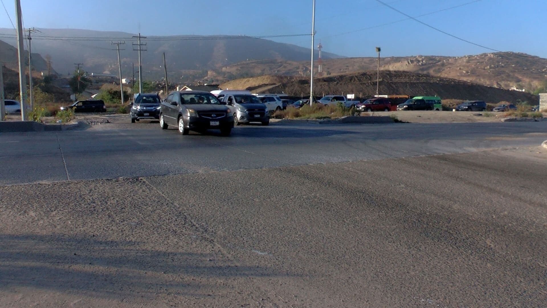 Analizan Cerrar el Cruce del Bulevar 2000 Hacia el Refugio en Tijuana, BC