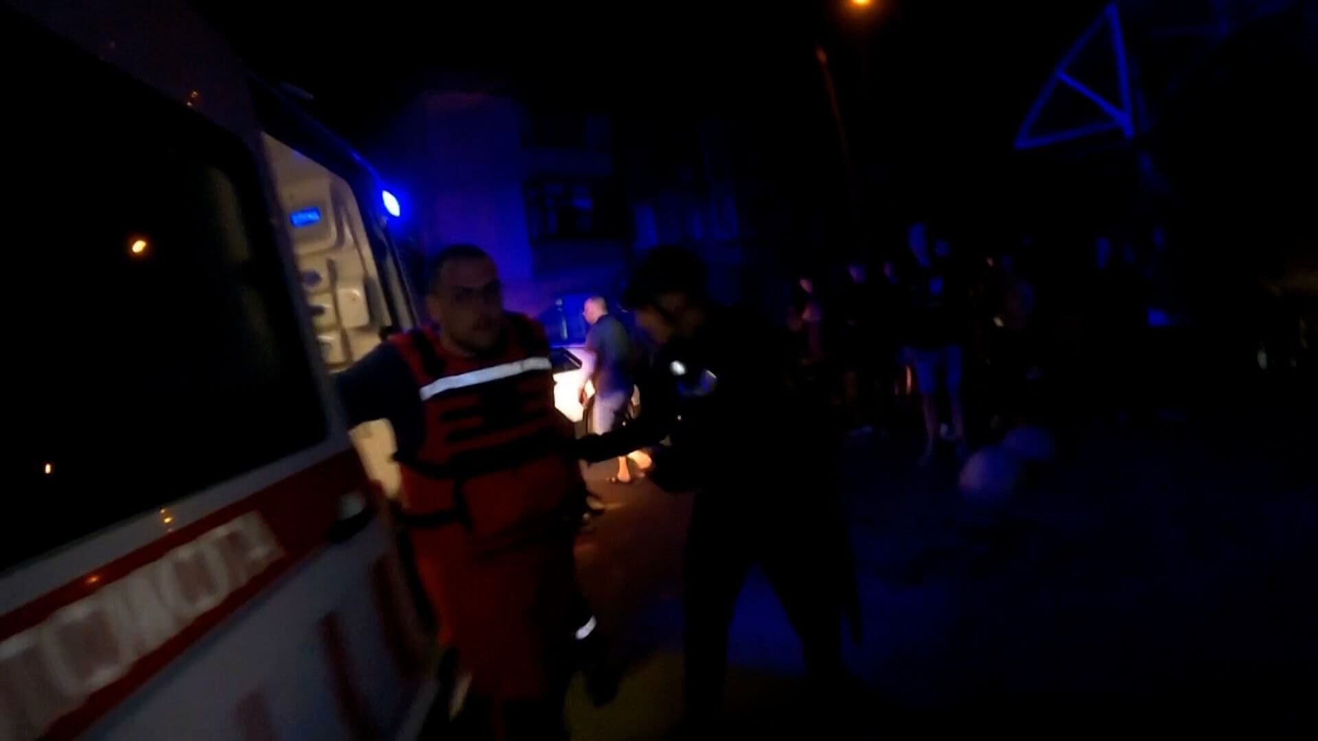Cámara Personal Muestra Trabajo de un Socorrista en Kiev