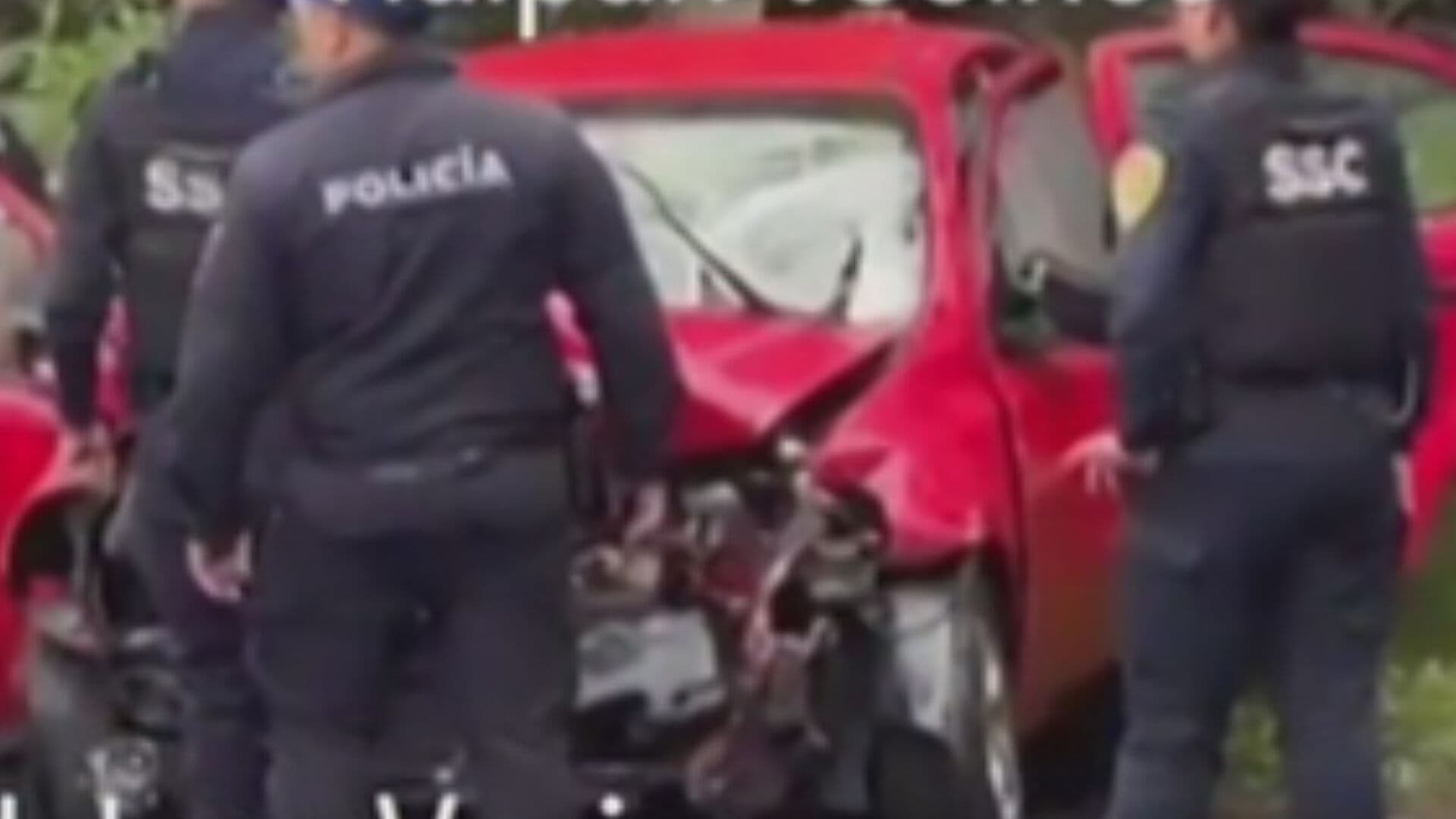 Aparatoso Choque en la México-Cuernavaca Deja Auto Destrozado