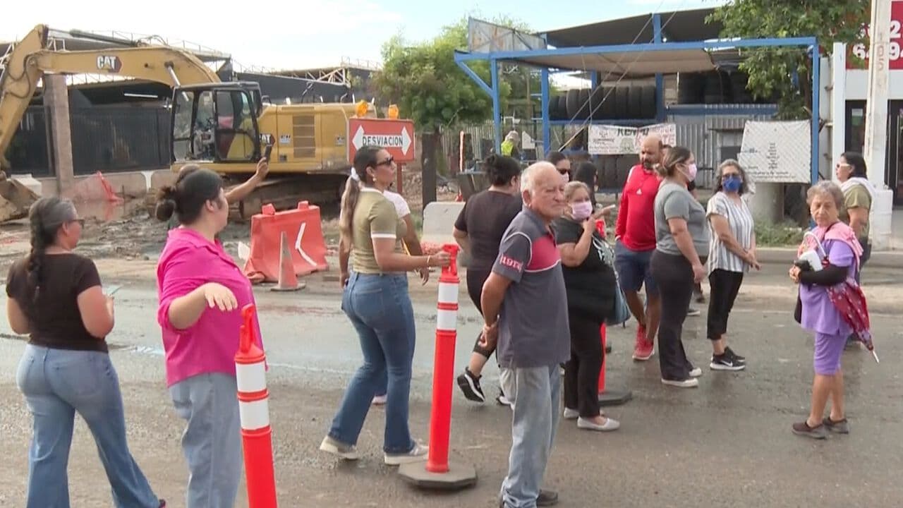Padres Protestan por Fuga de Aguas Negras en Escuelas de El Sahuaro en Hermosillo