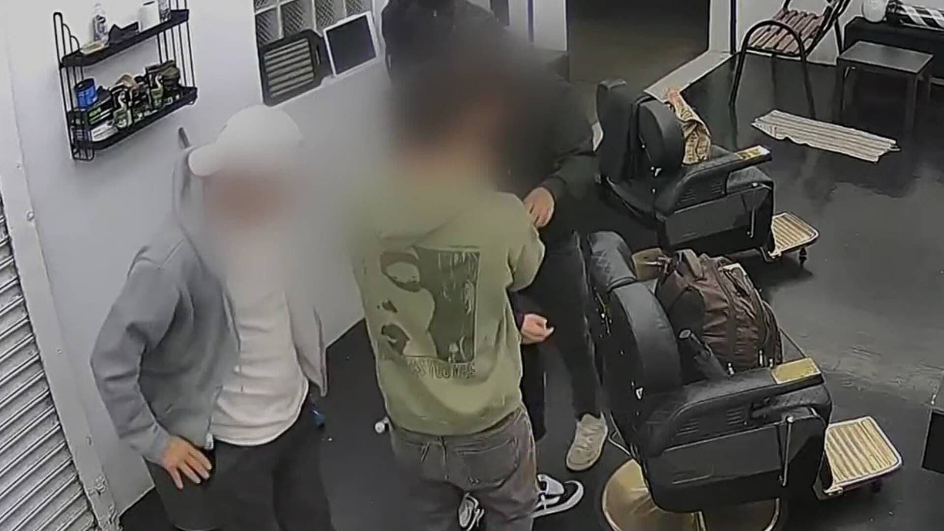 Vecinos Denuncian Falta de Seguridad y Cámaras tras robo a Barbería en Venustiano Carranza