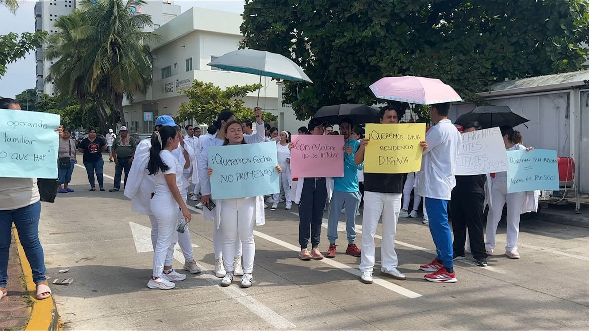 Médicos en Veracruz Protestan por Falta de Insumos y Medicamentos