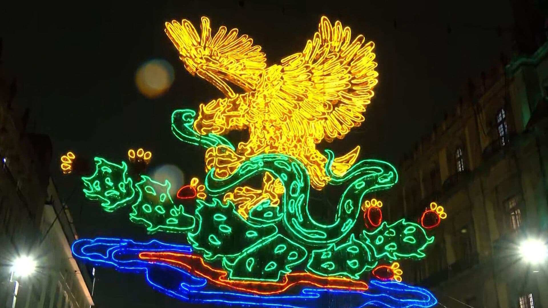 Realizan Tradicional Encendido de Luces en el Zócalo