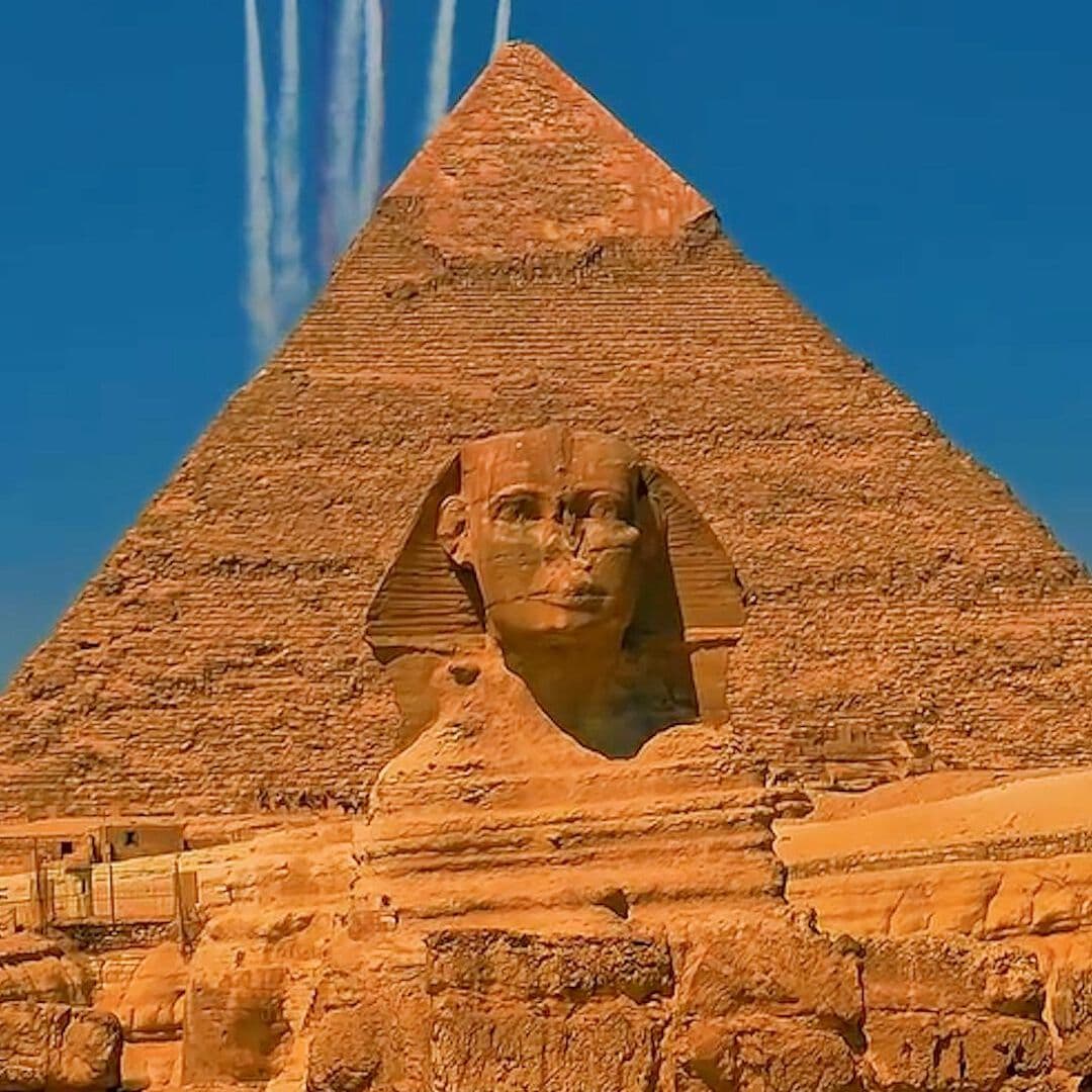 Espectáculo Aéreo Sobrevuela la Esfinge en Egipto
