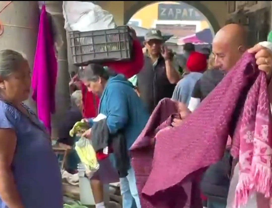 Miles Llegan a Cholula para Comprar sin Dinero: Así Es el Tradicional Mercado del Trueque