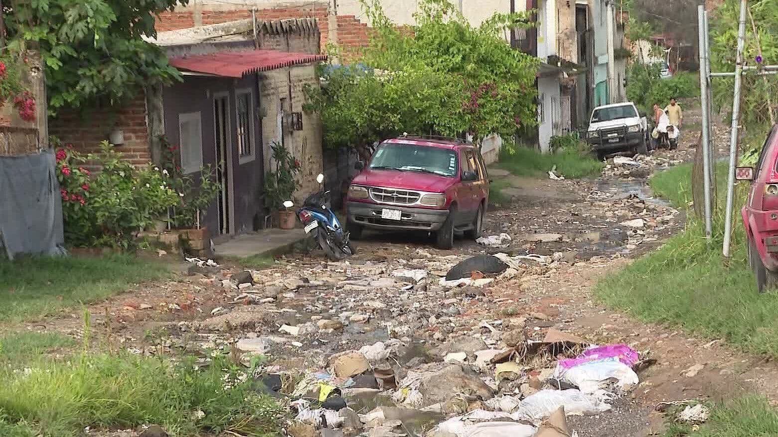 Reportan Brotes de Aguas Negras en la Colonia El Jazmín, en Tonalá