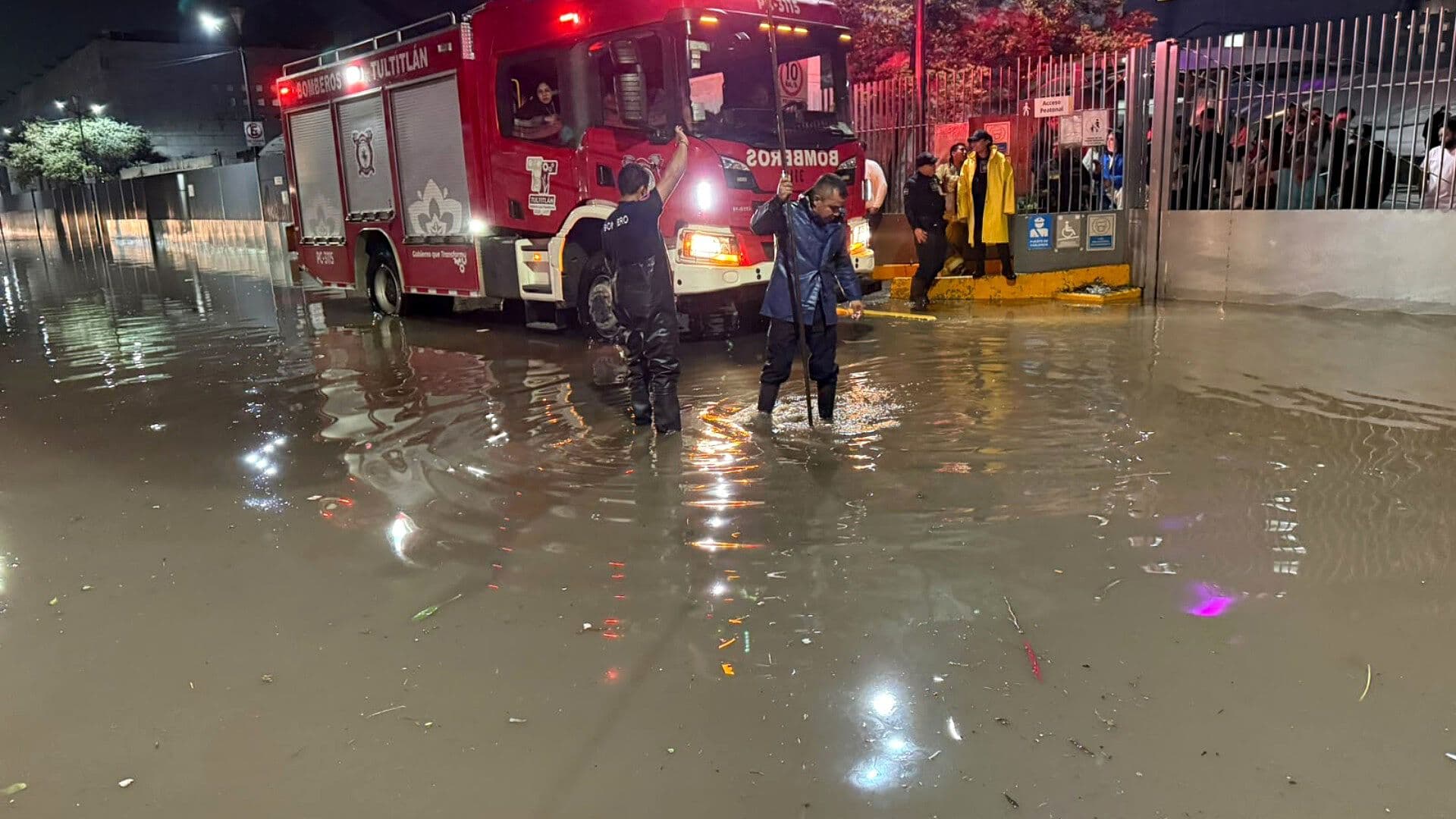 Lluvias Provocan Inundación de Hospital del ISSSTE en Tultitlán, Edomex