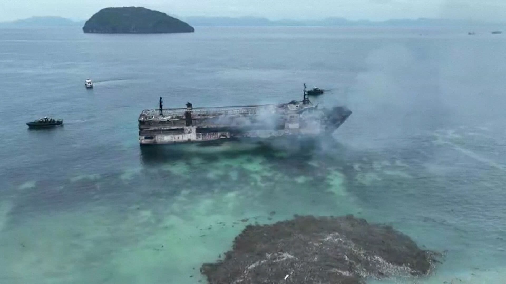 Siguen las Búsquedas por Incendio de Barco de Pasajeros en Filipinas