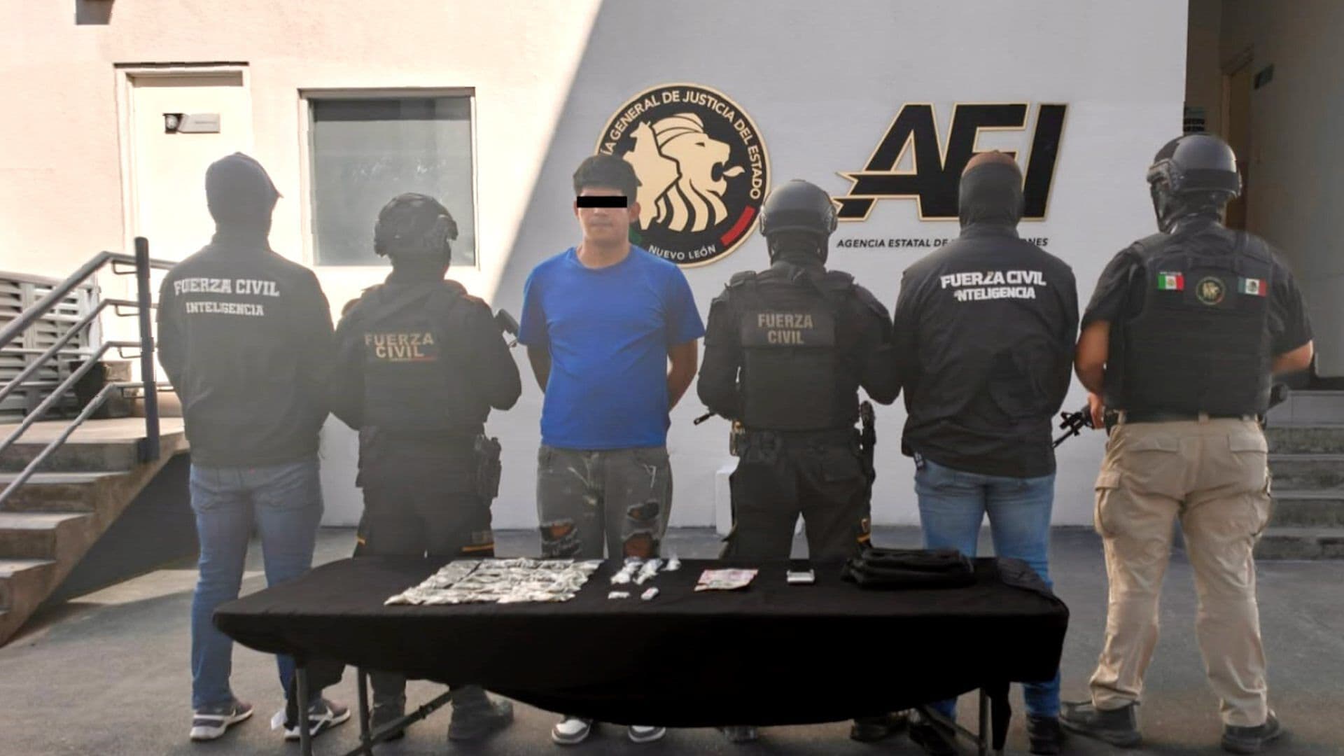 Detienen a Dos Hombres con Droga en Monterrey y Salinas Victoria, Nuevo León