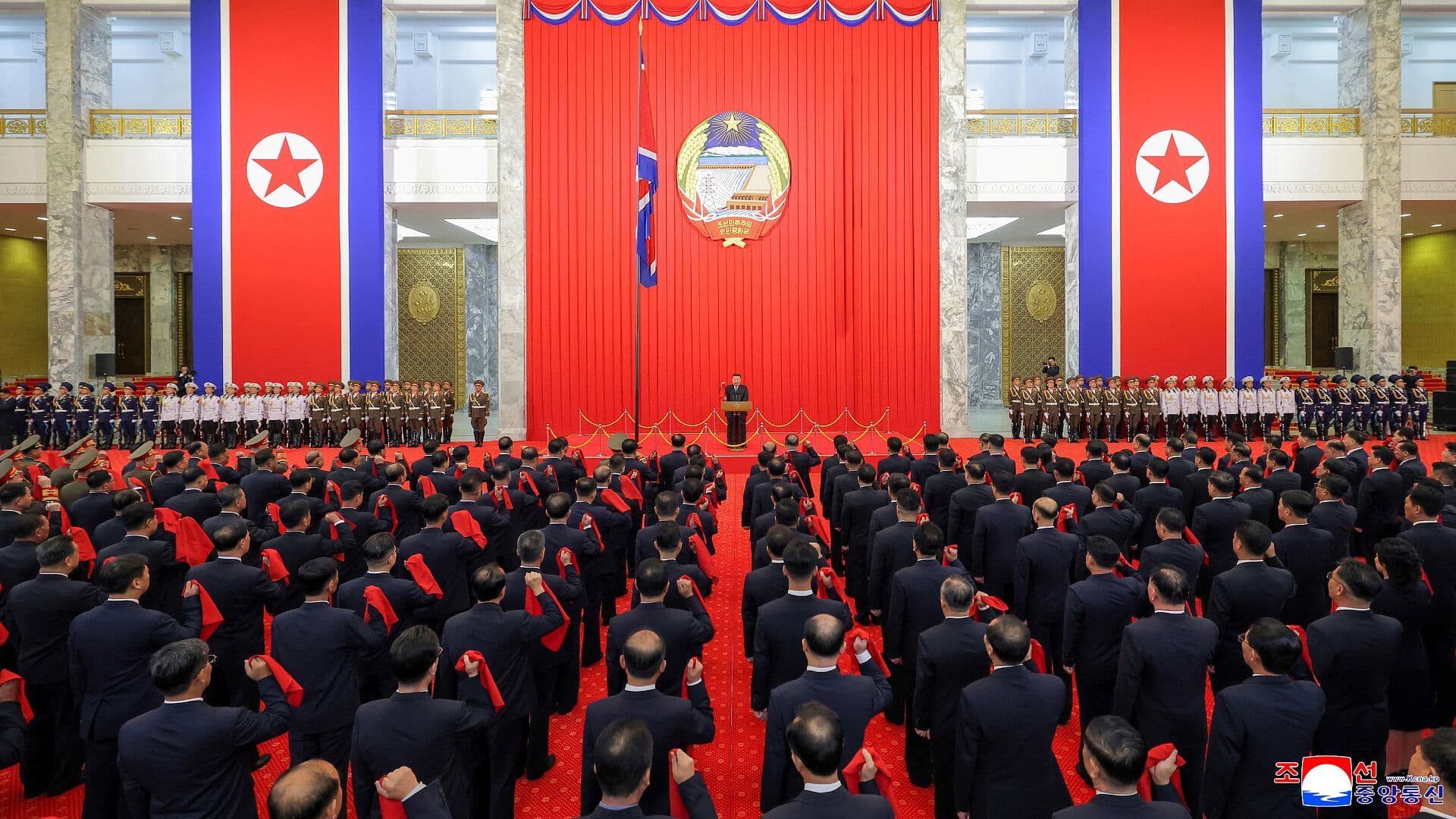 Kim Jong-Un Agradece a Soldados Norcoreanos que Luchan en Extranjero