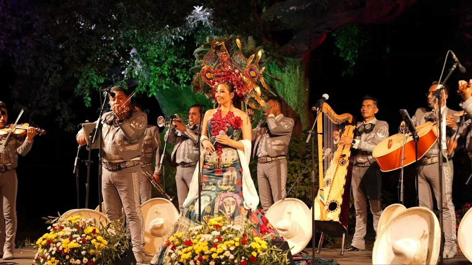 Mariachi Lira de Oro Interpreta Música Mexicana para el Papa León XIV