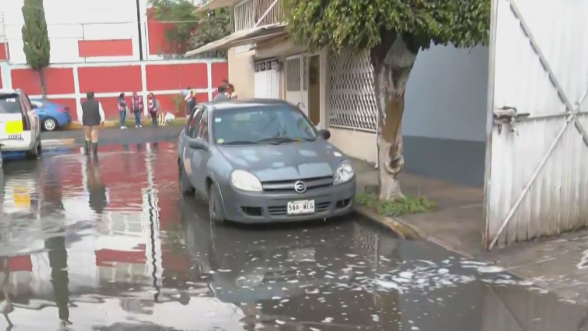 Fuertes Lluvias Inundan Casas en la Colonia Desarrollo Urbano en Iztapalapa