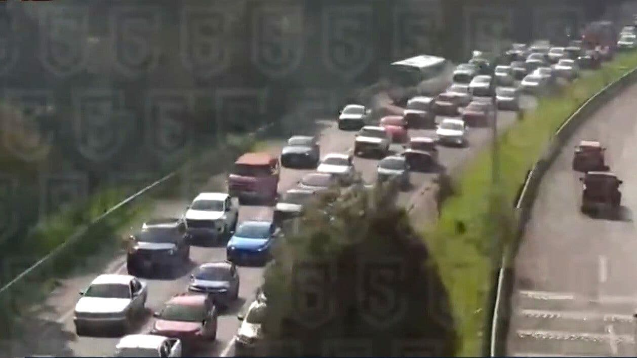 Accidente Complica la Toluca-Tenango; Reportan Tránsito Lento en Ambos Sentidos
