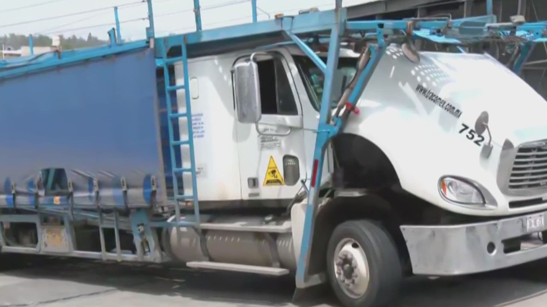 Tráiler Varado Provoca Caos Vial en Circuito Bicentenario