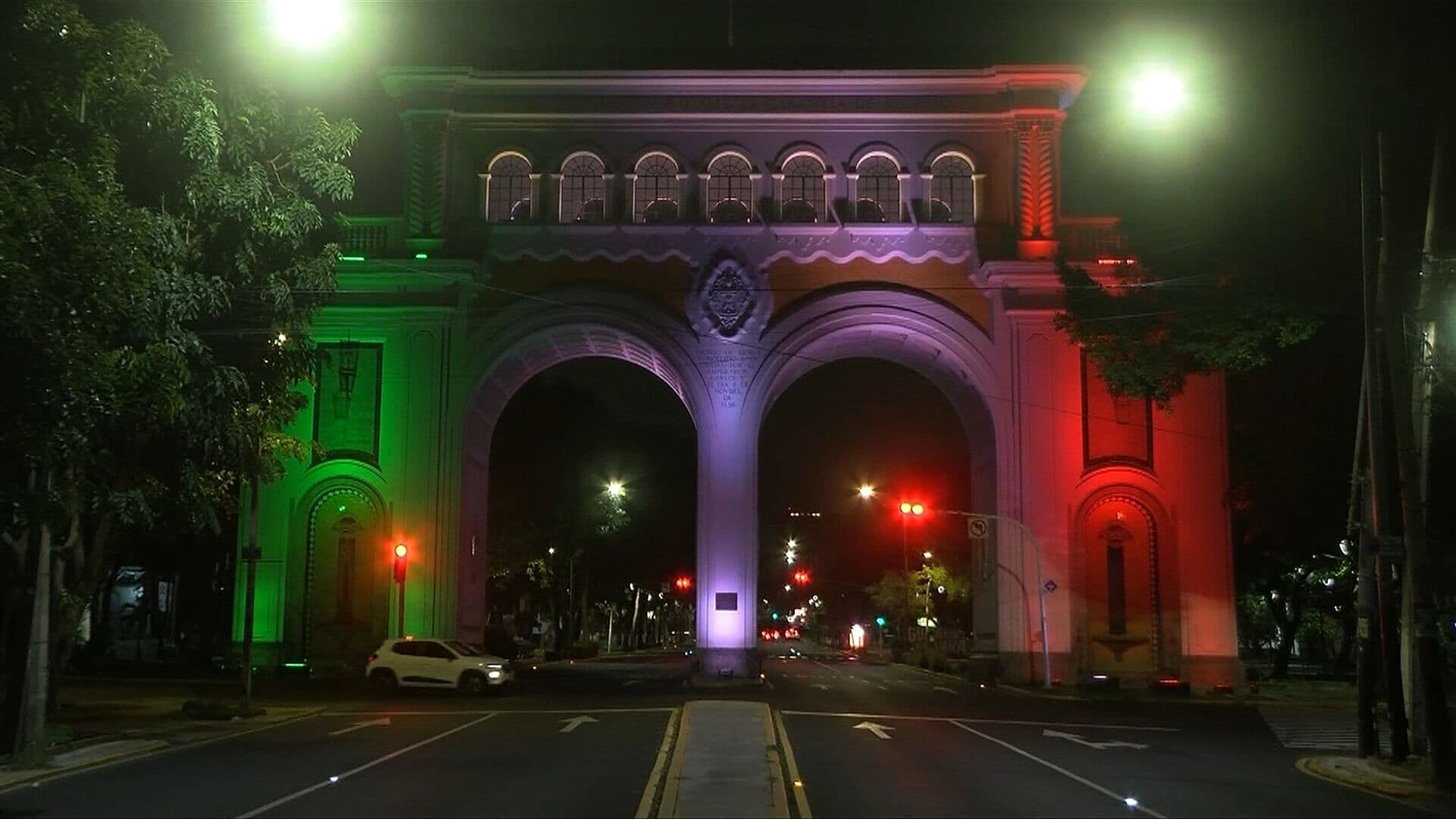 Así se Preparan las Plazas del País para Ceremonias del Grito de Independencia