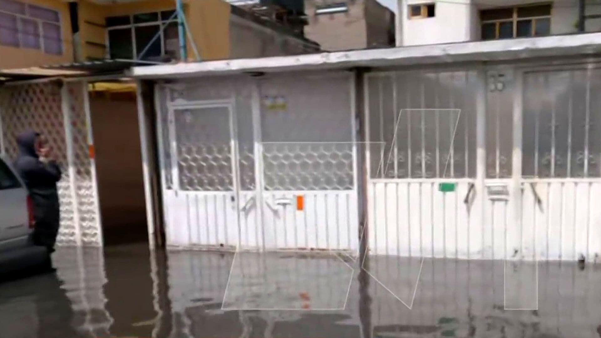 Lluvias Inundan Viviendas y Dañan Patrimonio de Familias en Iztapalapa, CDMX
