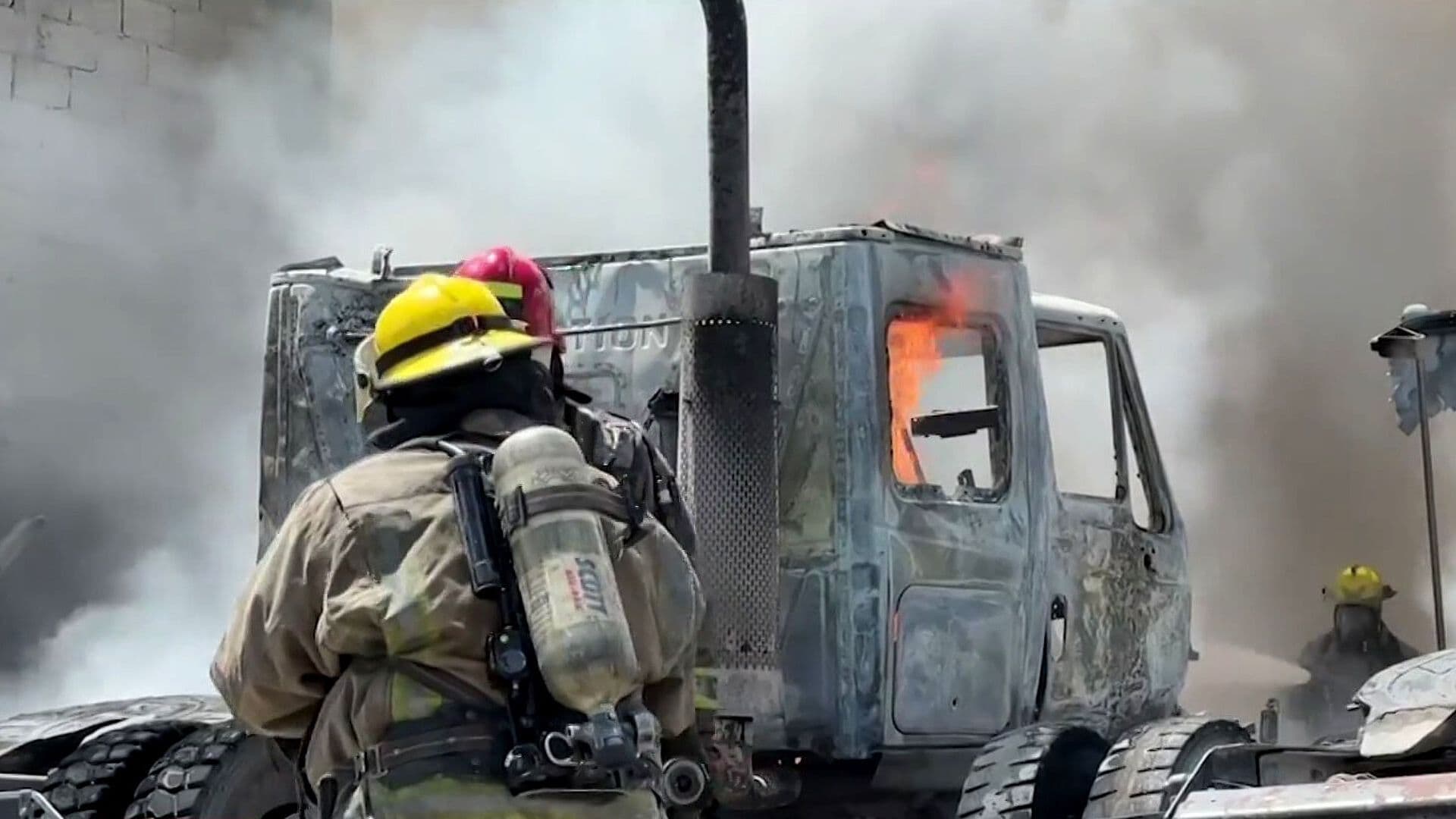 Explosión e Incendio en Taller Dejan Dos Trabajadores Heridos en Saltillo, Coahuila