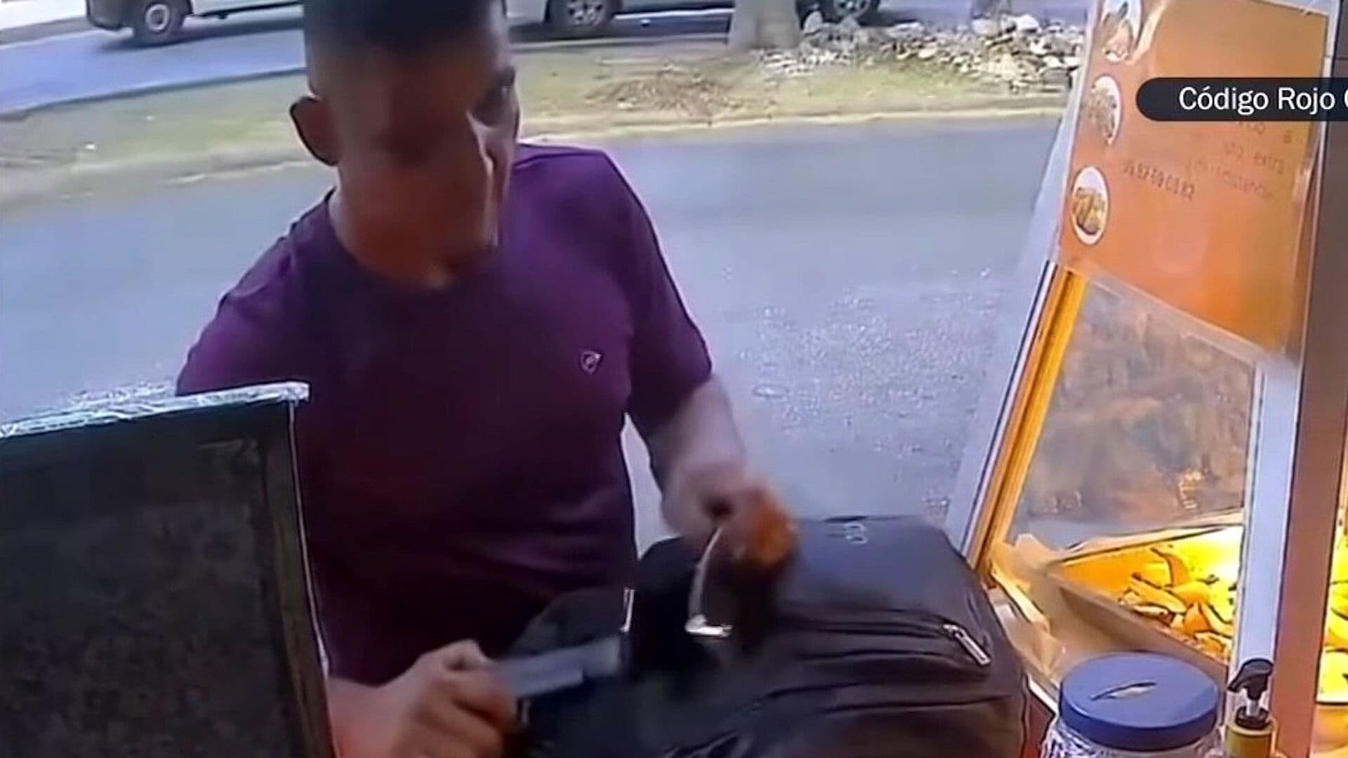 Finge Hacer un Pedido y Asalta con un Arma una Pollería en Cancún, Quintana Roo