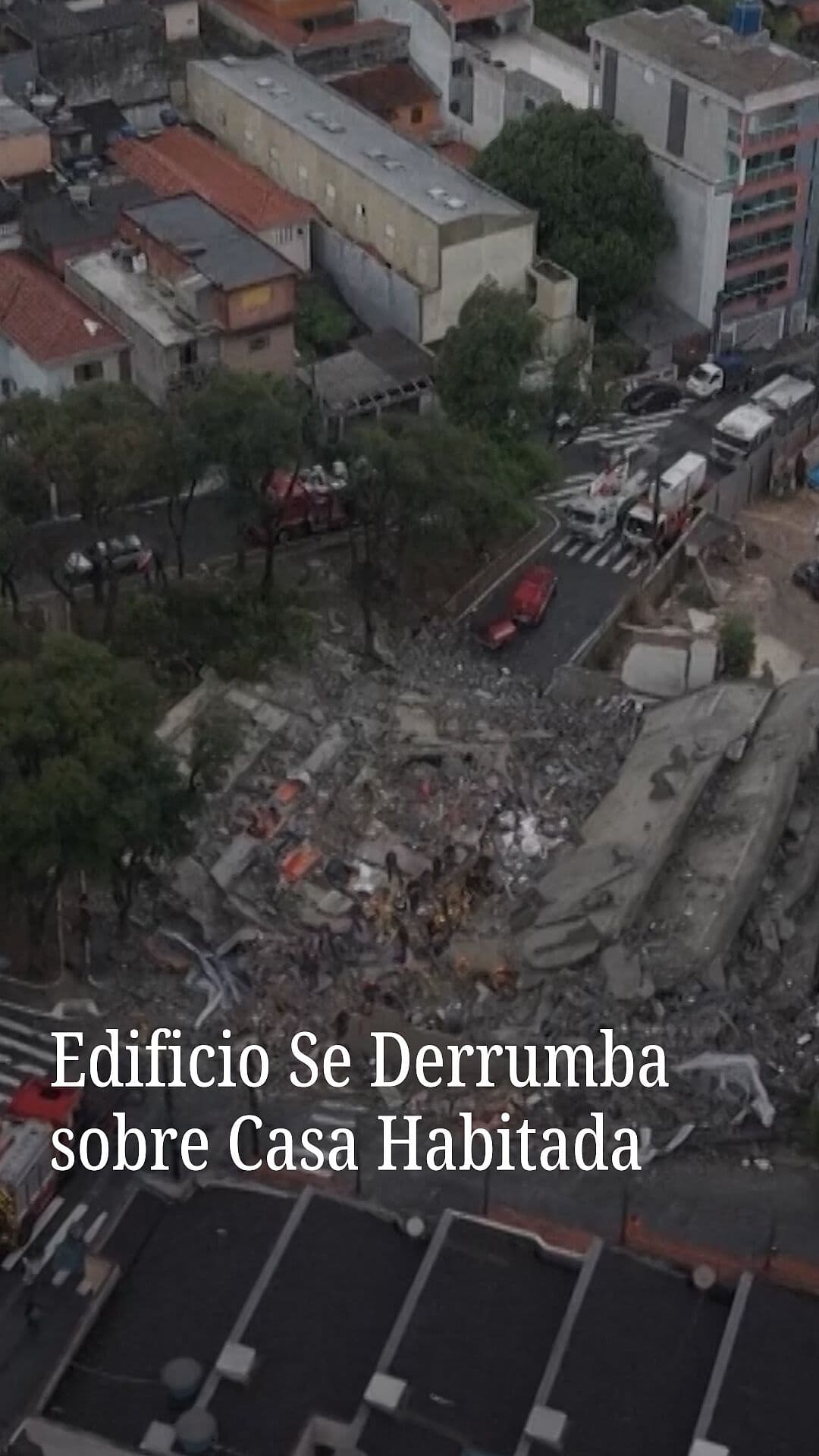 Edificio se Derrumba Sobre Casa Habitada