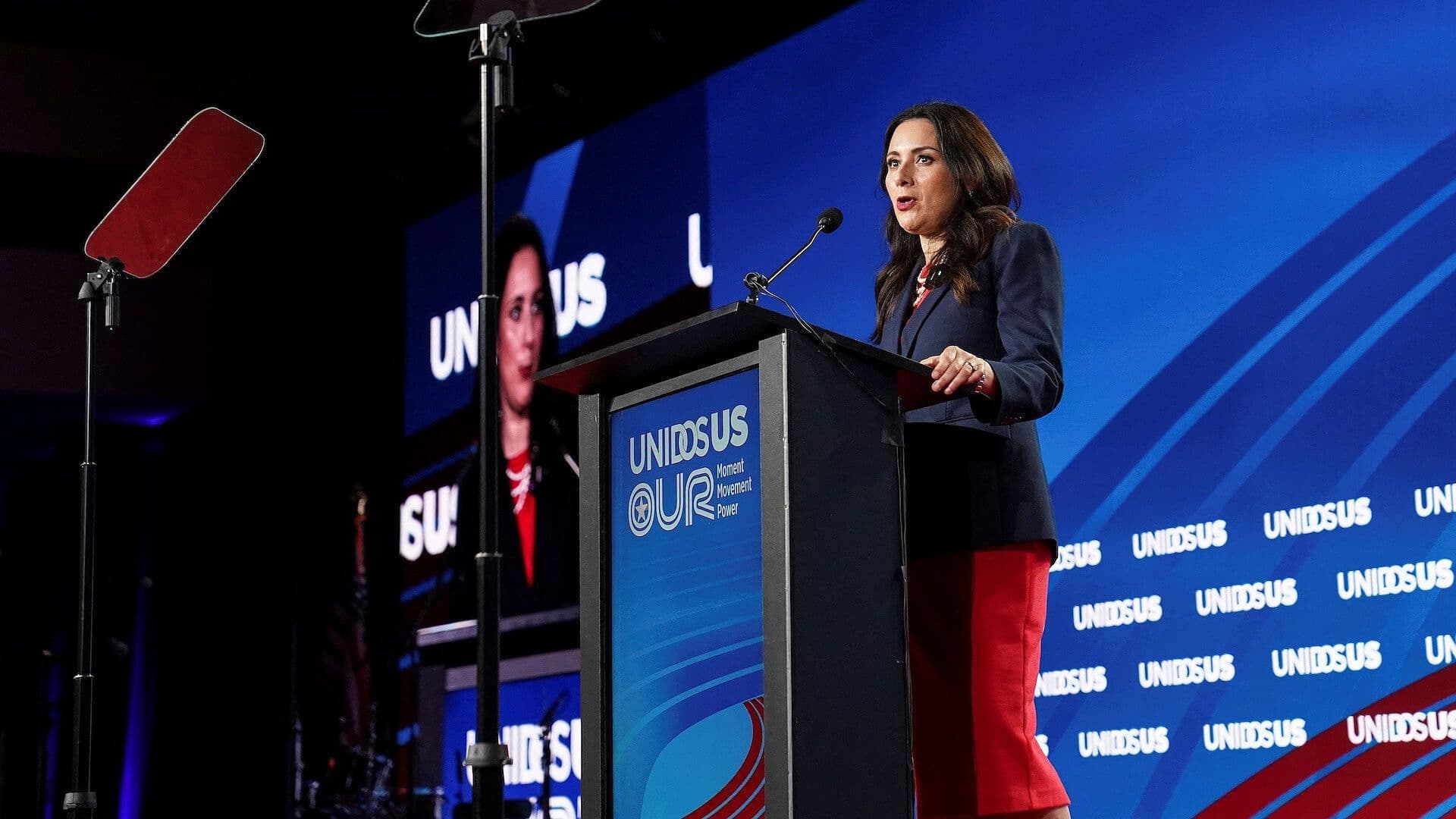 Hinojosa Promete $1,500 Dólares a Familias para Impulsar su Candidatura a Gobernadora de Texas