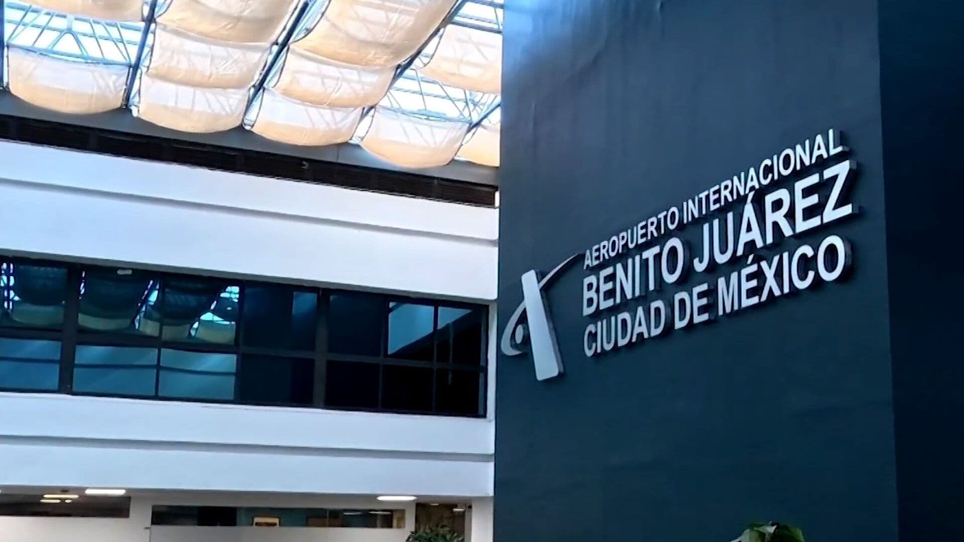 Decomisan 5.8 Toneladas de Drogas, Armas y Municiones en el AICM