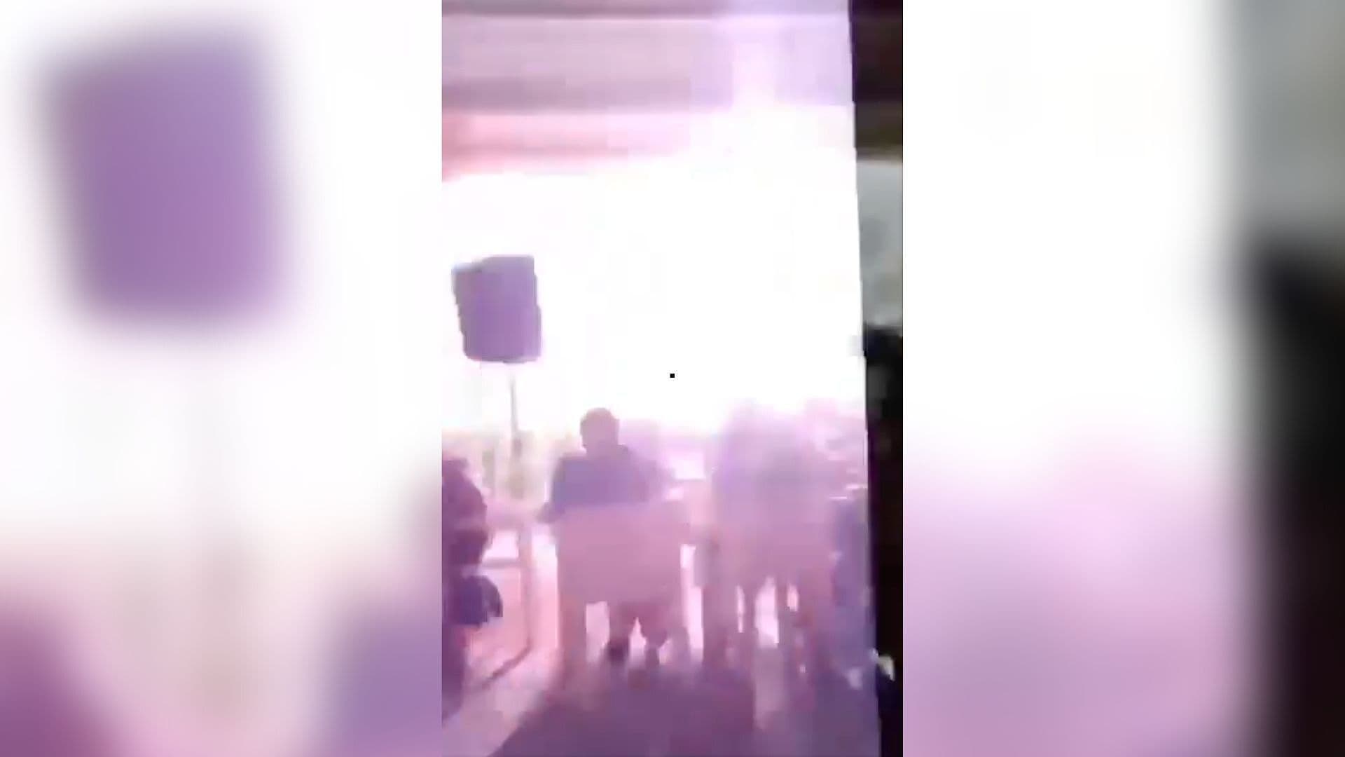 Captan Caída de Rayo Cerca de Bañistas en Balneario de Manzanillo, Colima