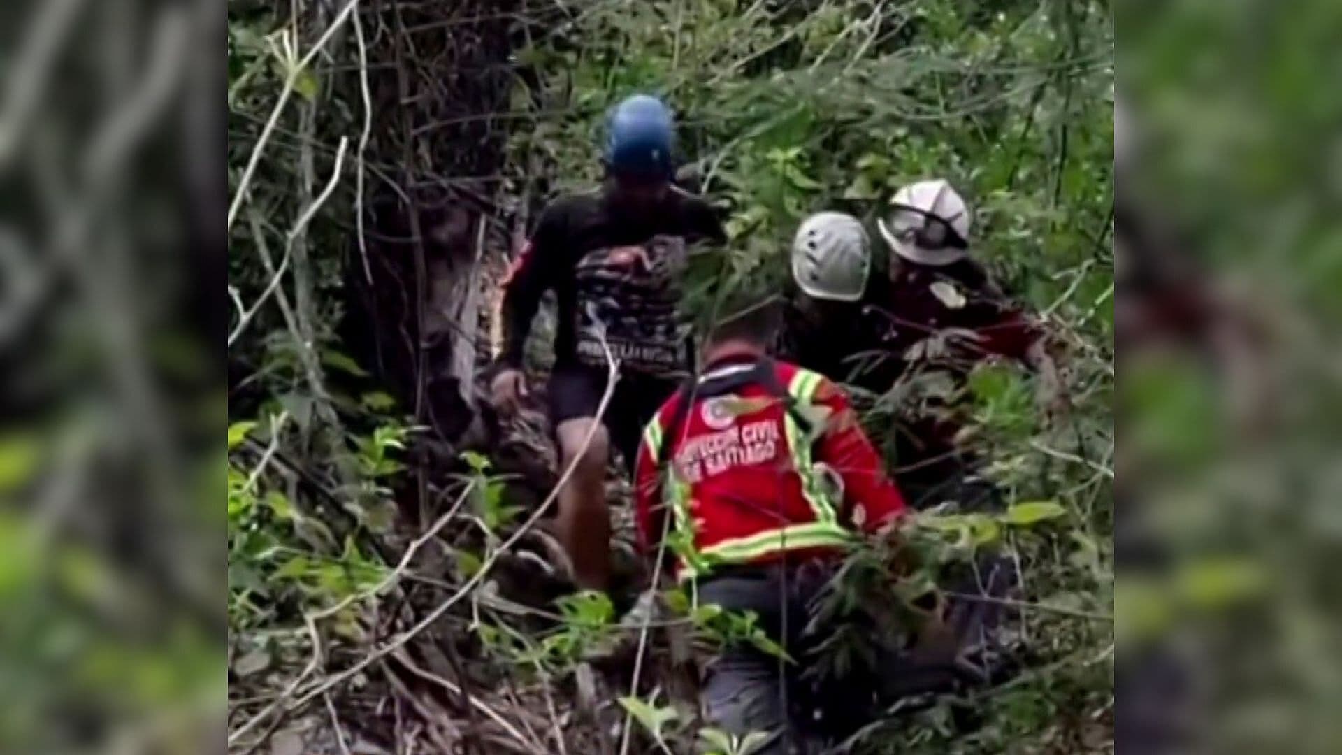 Rescatan en Helicóptero a Mujer Lesionada en Cañón de Matacanes, Nuevo León