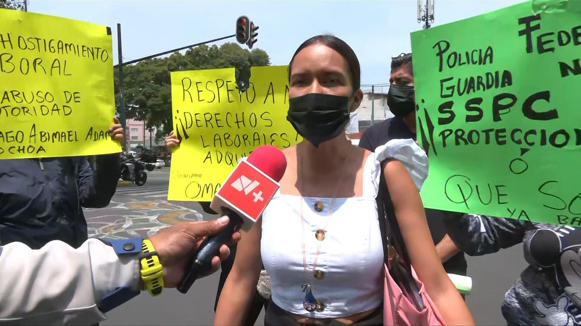 Manifestantes Bloquean Avenida Miguel Ángel de Quevedo en Coyoacán