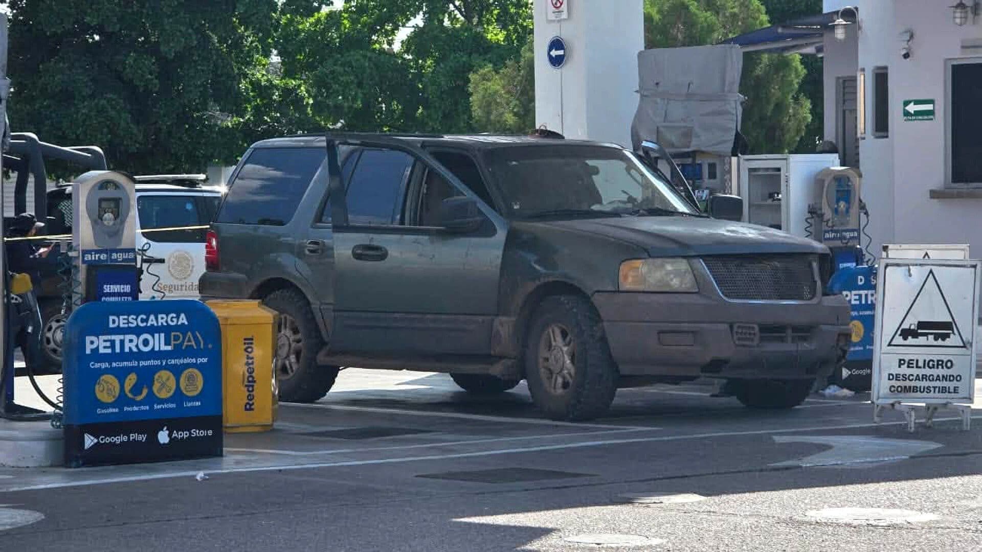 Atacan y Asesinan a Dos Personas en Gasolinera de Culiacán, Sinaloa