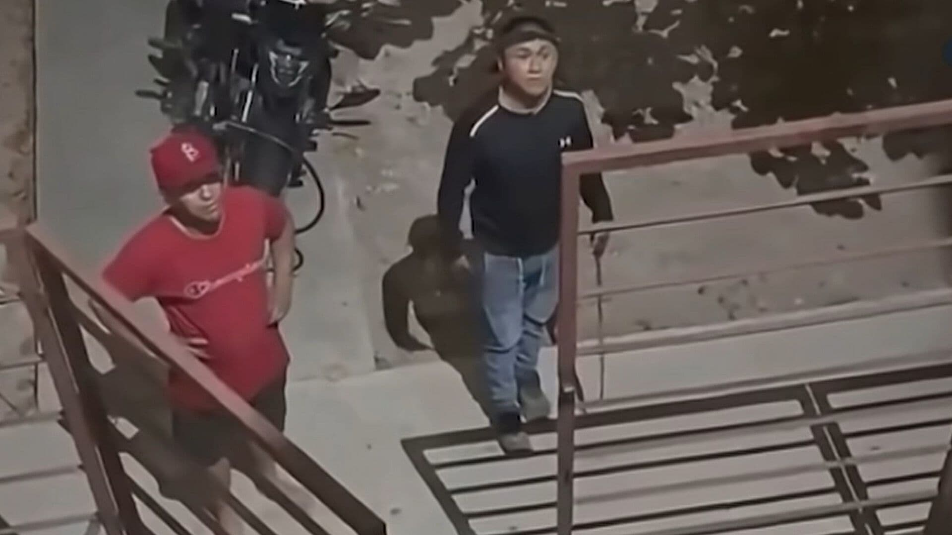 Video: ‘El Café’ Amenaza de Muerte a Hombre con un Machete en Cancún