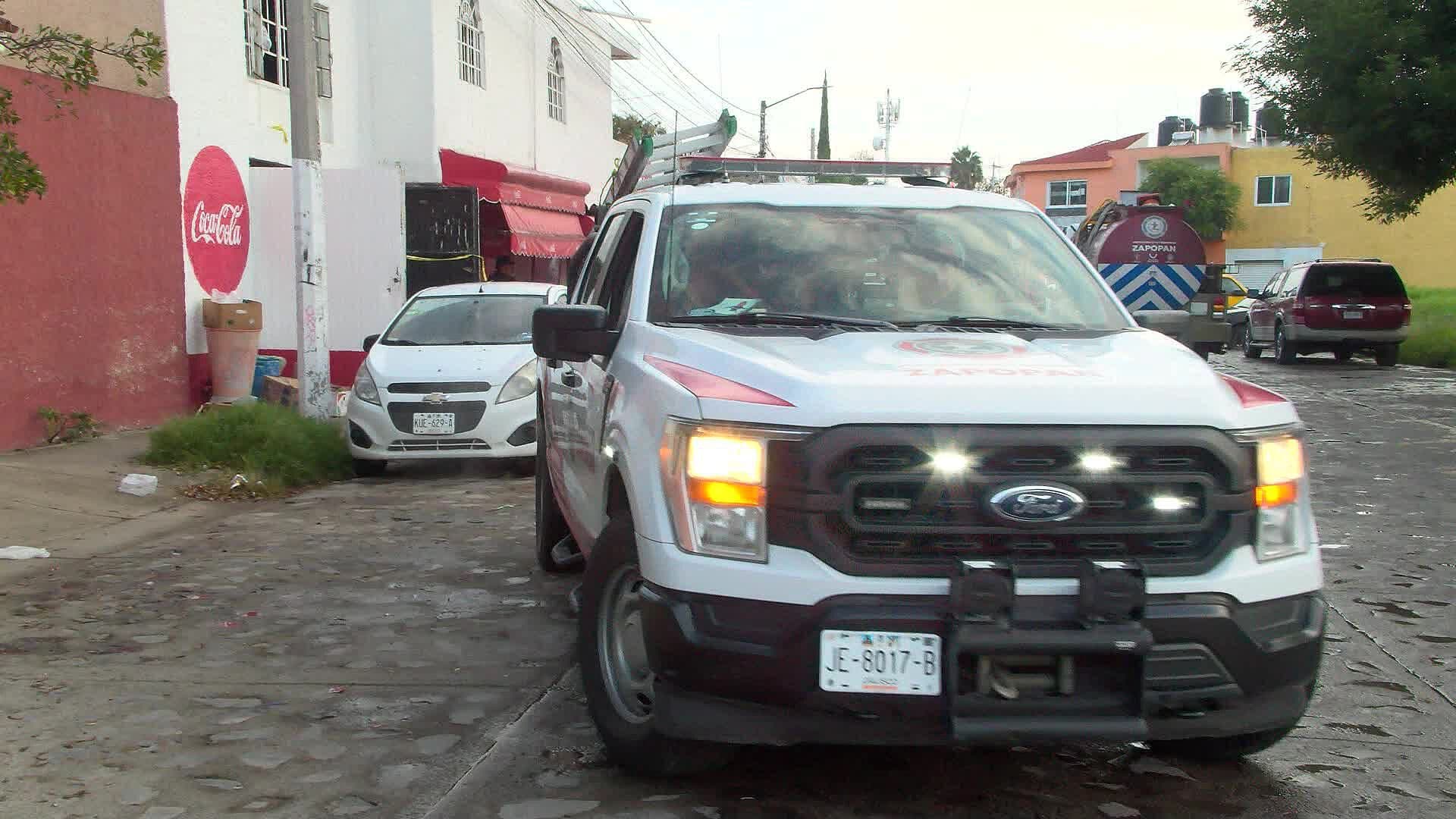 Bomberos Rescatan a Familia Atrapada en Vivienda en Llamas en Zapopan