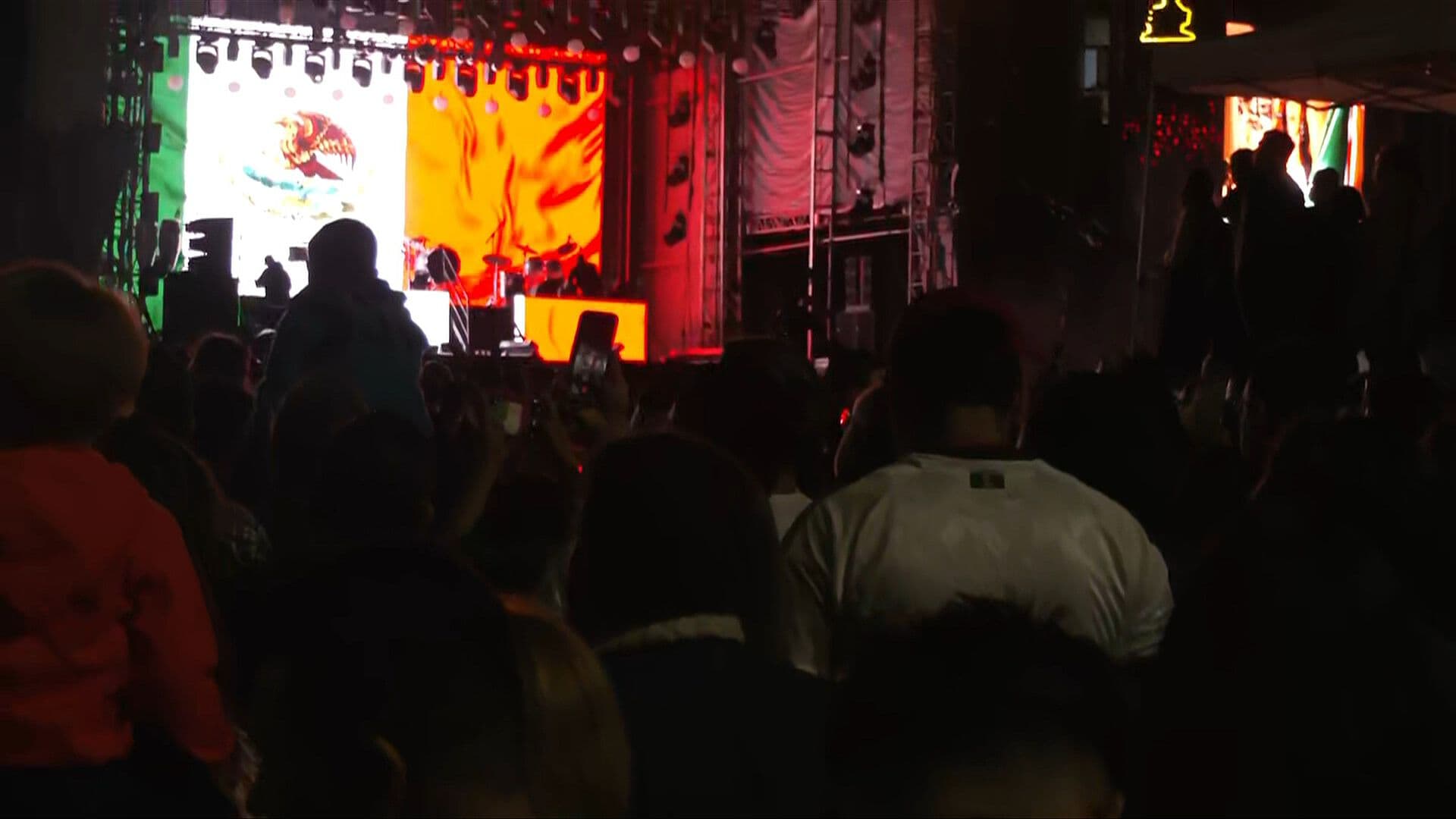 Luis Ángel 'El Flaco' Ameniza Fiesta Tras Grito ante 10 Mil Personas