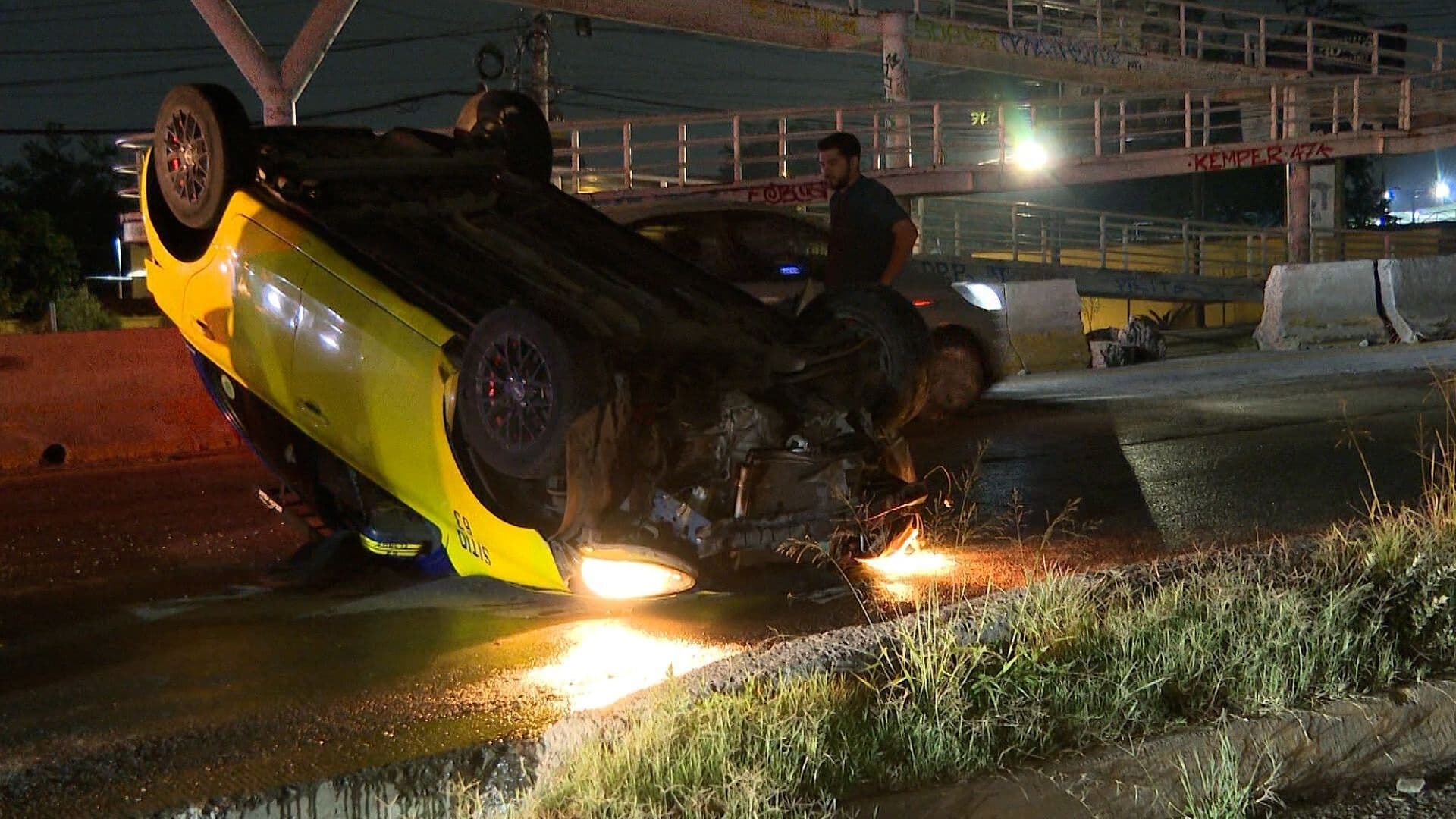 Volcadura de Taxi en Carretera Libre a Zapotlanejo Deja a Familia Lesionada
