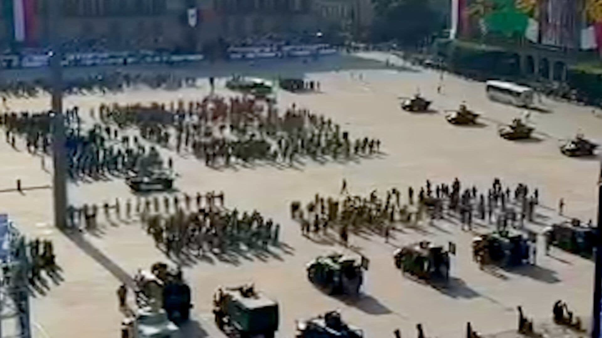 Zócalo Previo a Inicio de Desfile Militar
