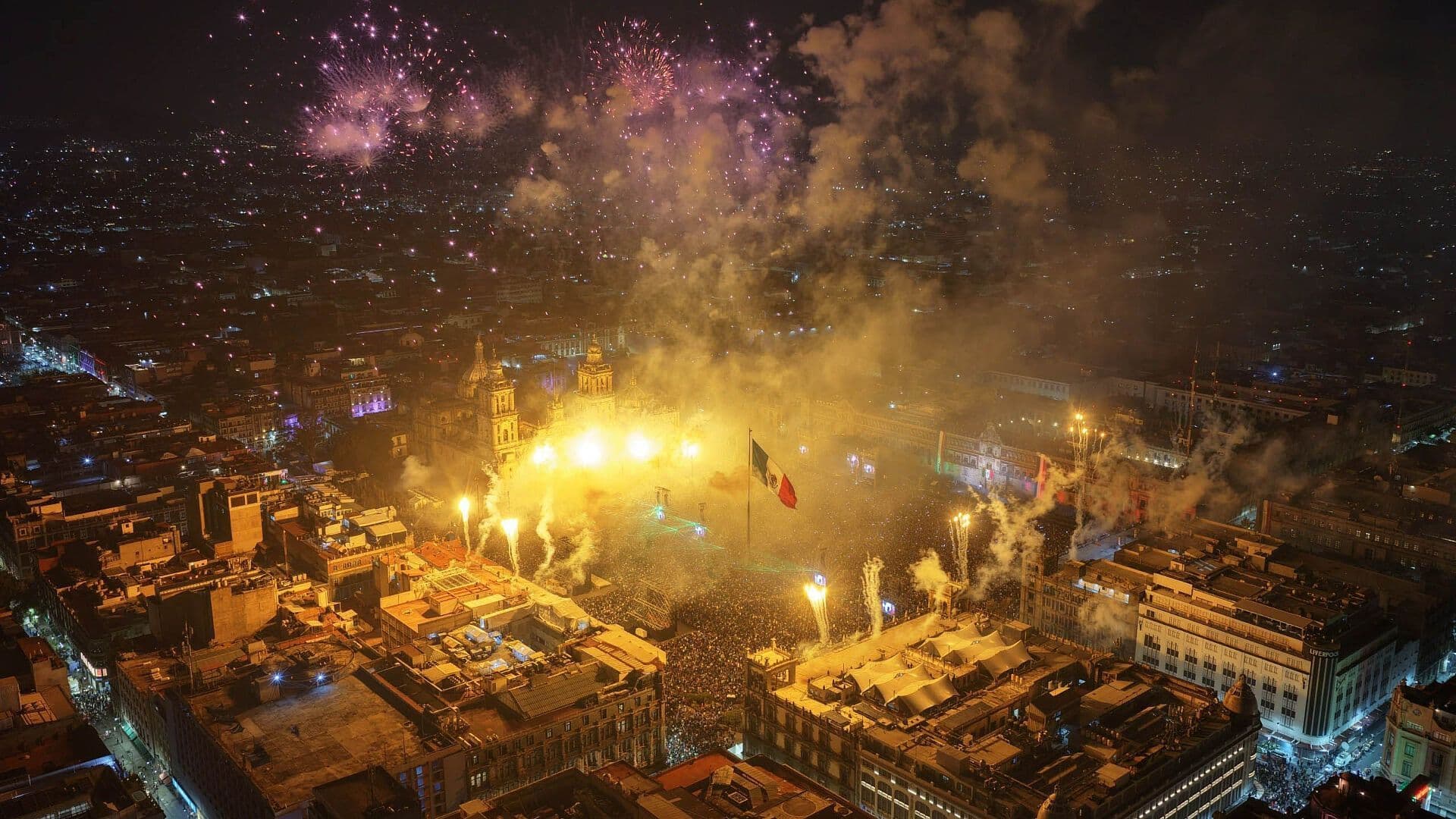 Cronología: Miles se Congregaron en el Zócalo para Vivir el Grito de Independencia