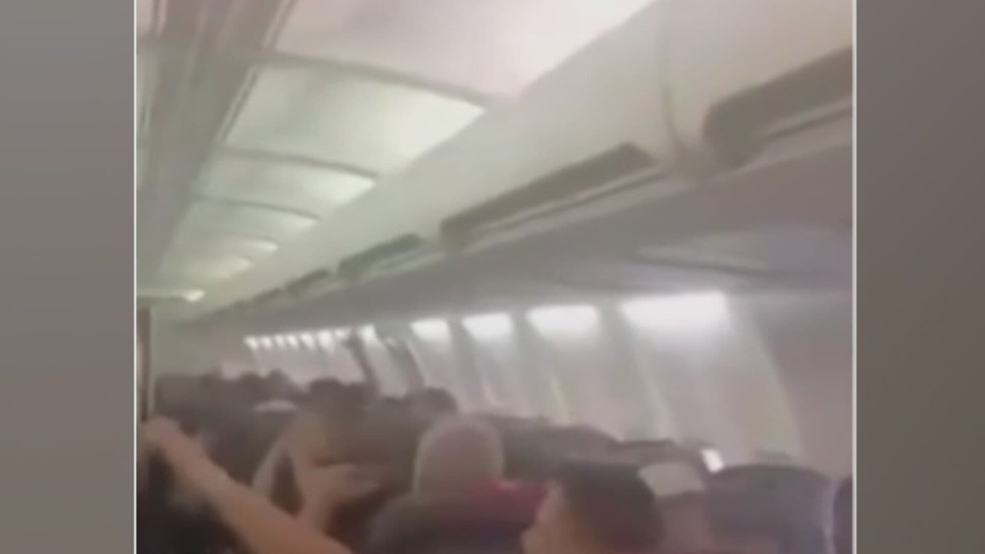 Video | Pasajeros de Avión en Irán Viven Momento de Terror por Falla Técnica