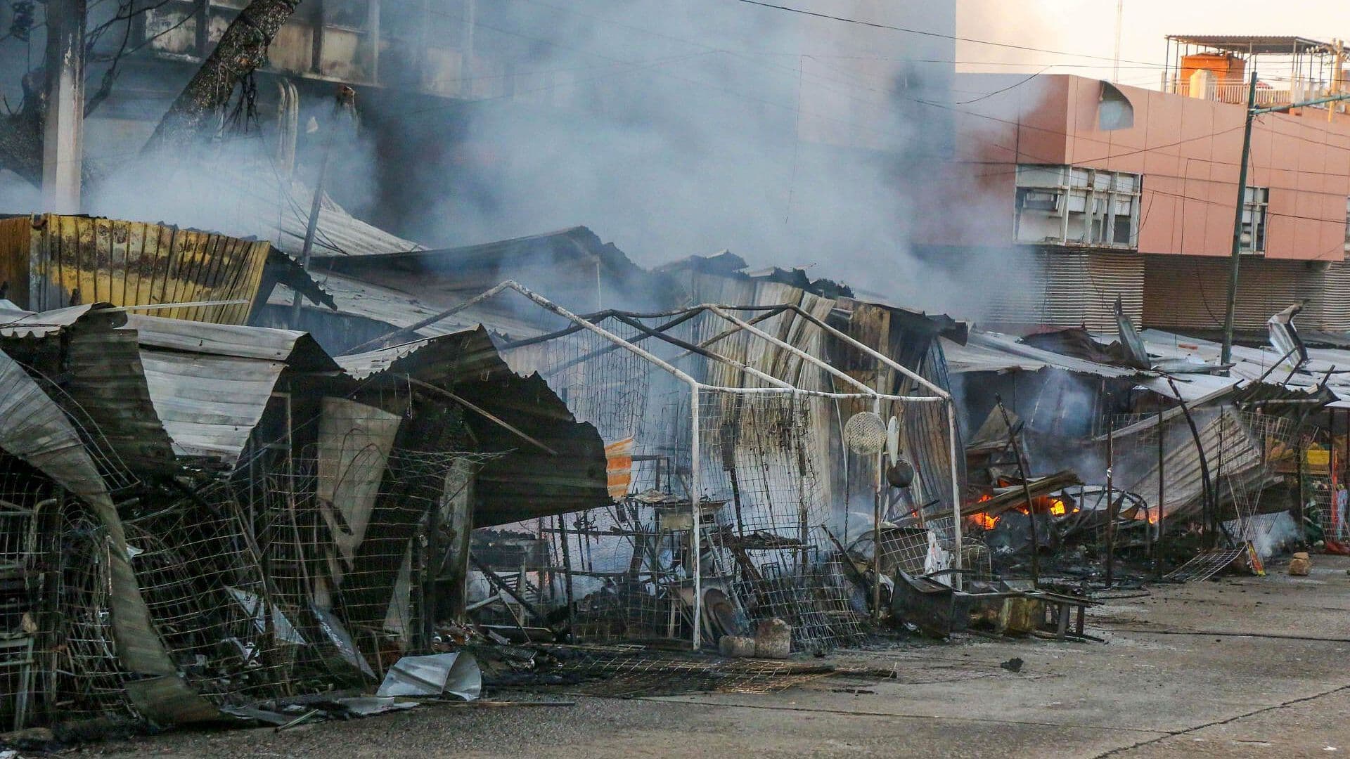 Incendio Destruye 95 Locales del Mercado Central de Acapulco