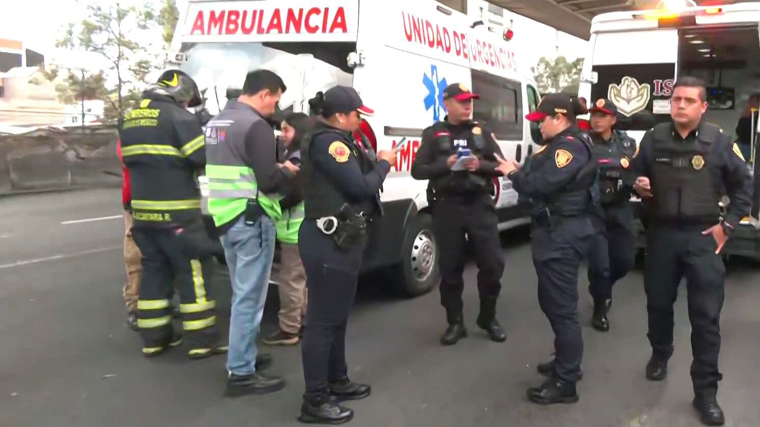 Volcadura de Camioneta Deja Tres Lesionados y Afectaciones Viales en Periférico Sur