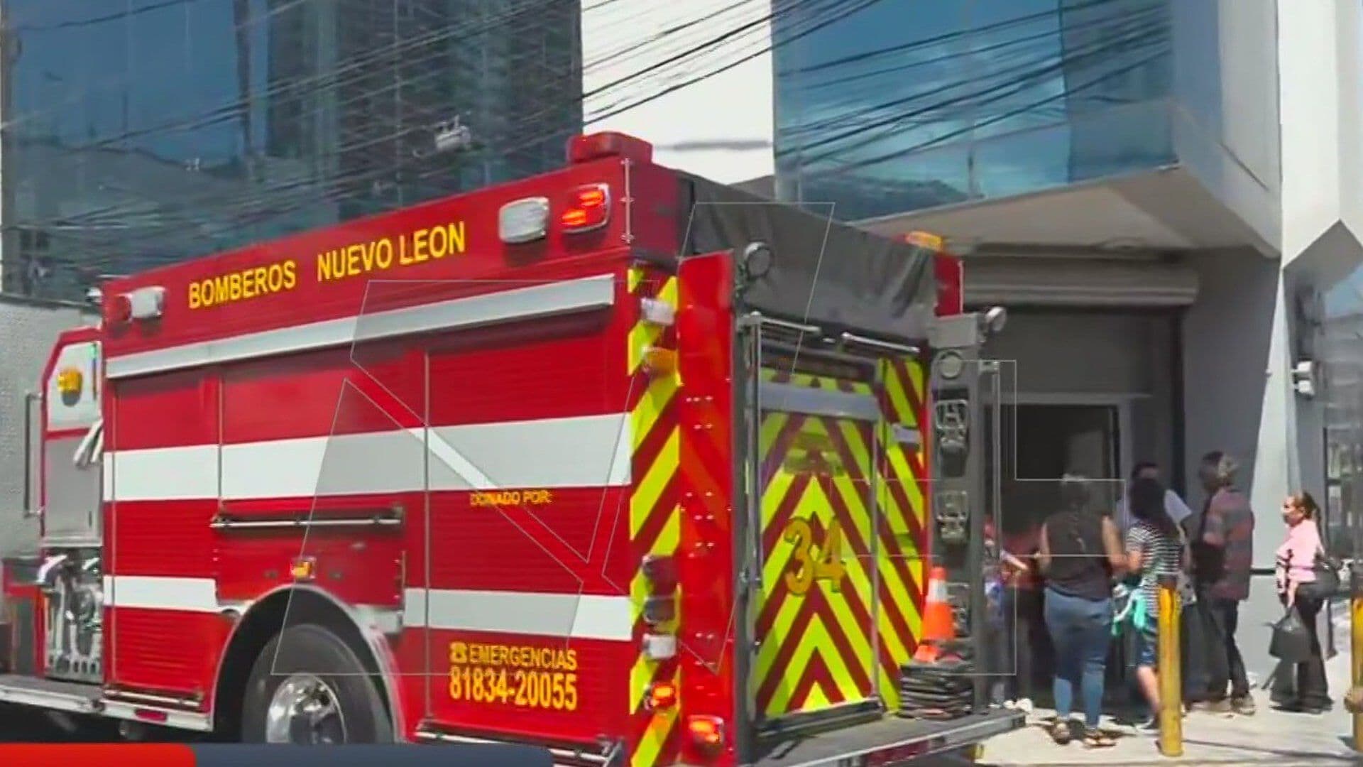 Desalojan a Más de 100 Personas del SAT tras Incendio en Monterrey