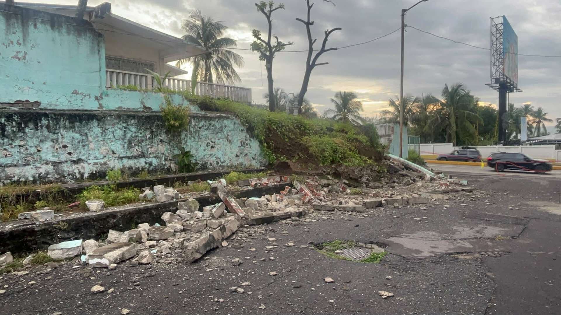 Lluvia Provoca Caída de Barda de una Vivienda en Boca del Río