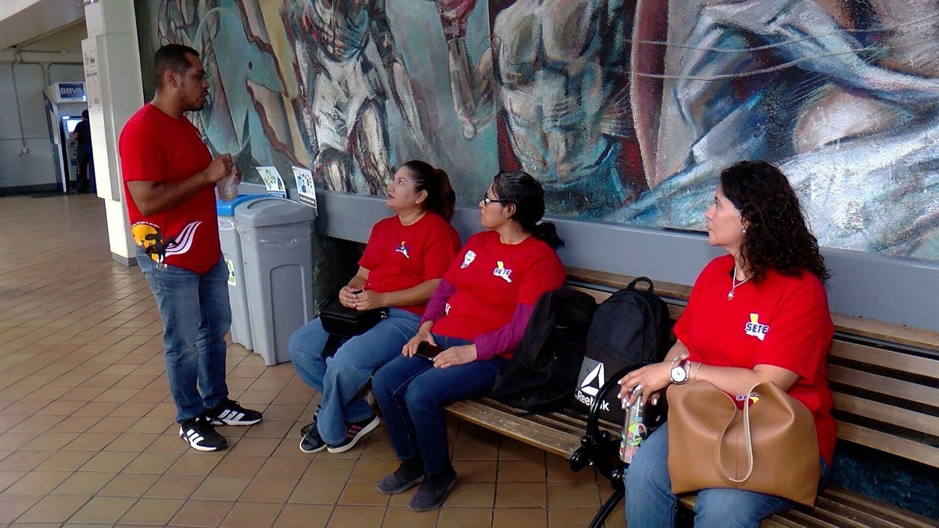 Protestan Docentes Municipales por Desacuerdos Laborales en Tijuana, BC