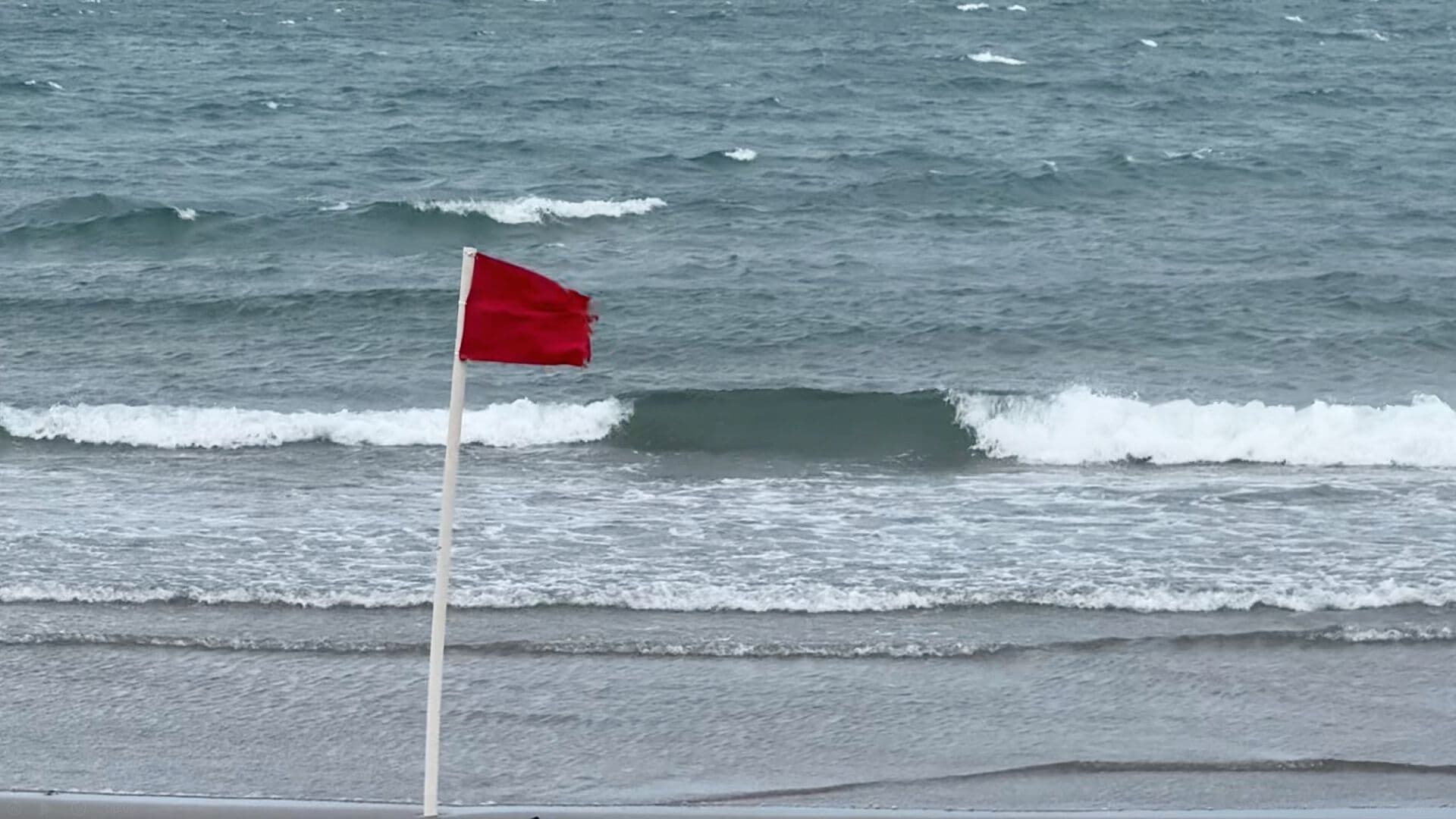 Colocan Bandera Roja en playas de Veracruz por Condiciones Climáticas