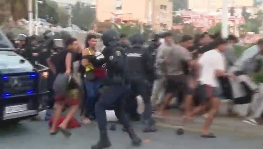Policías Atacan a Migrantes en Ceuta