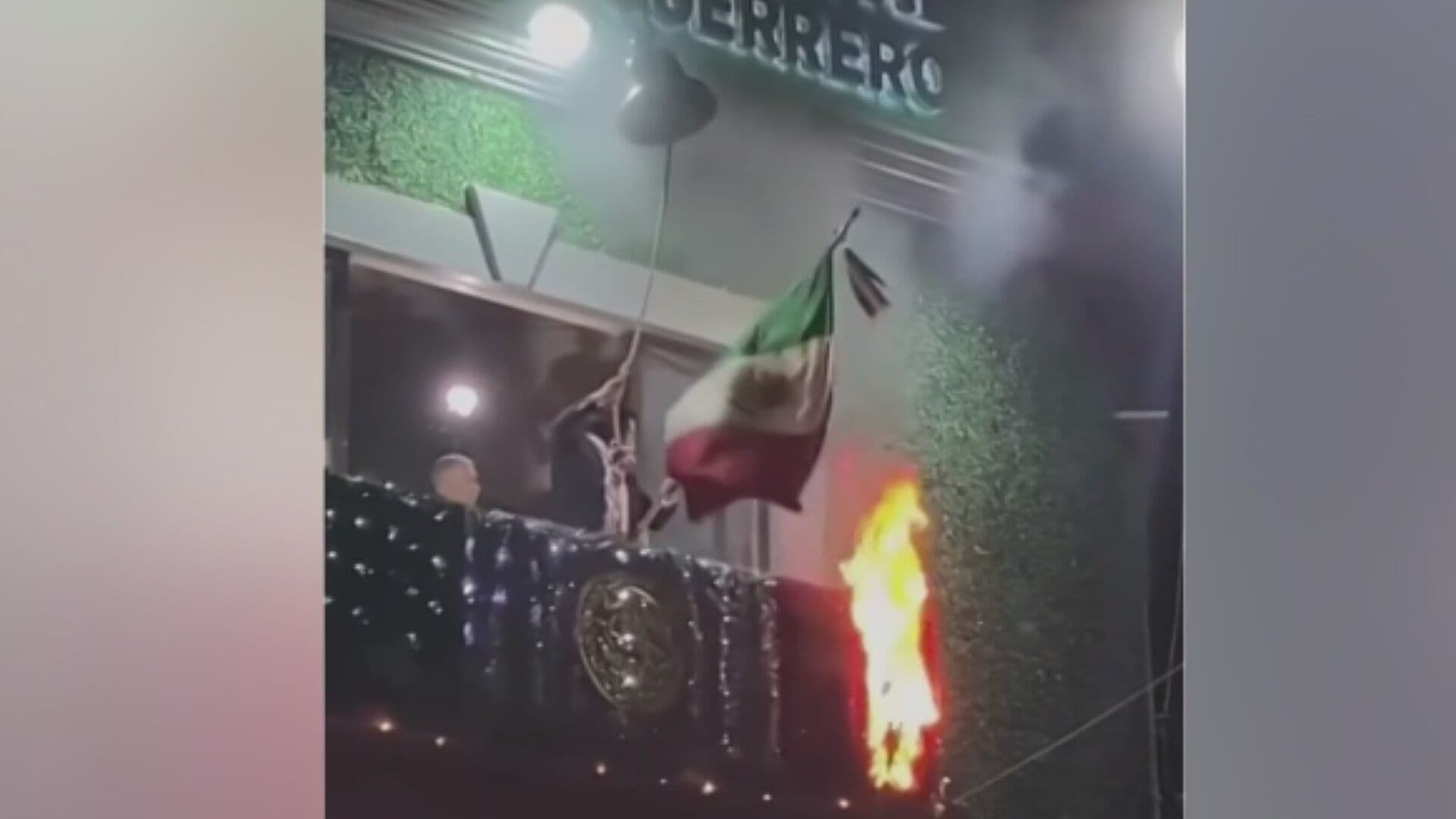 Video | Captan Incendio en Plena Ceremonia del Grito de Independencia en Villa Guerrero