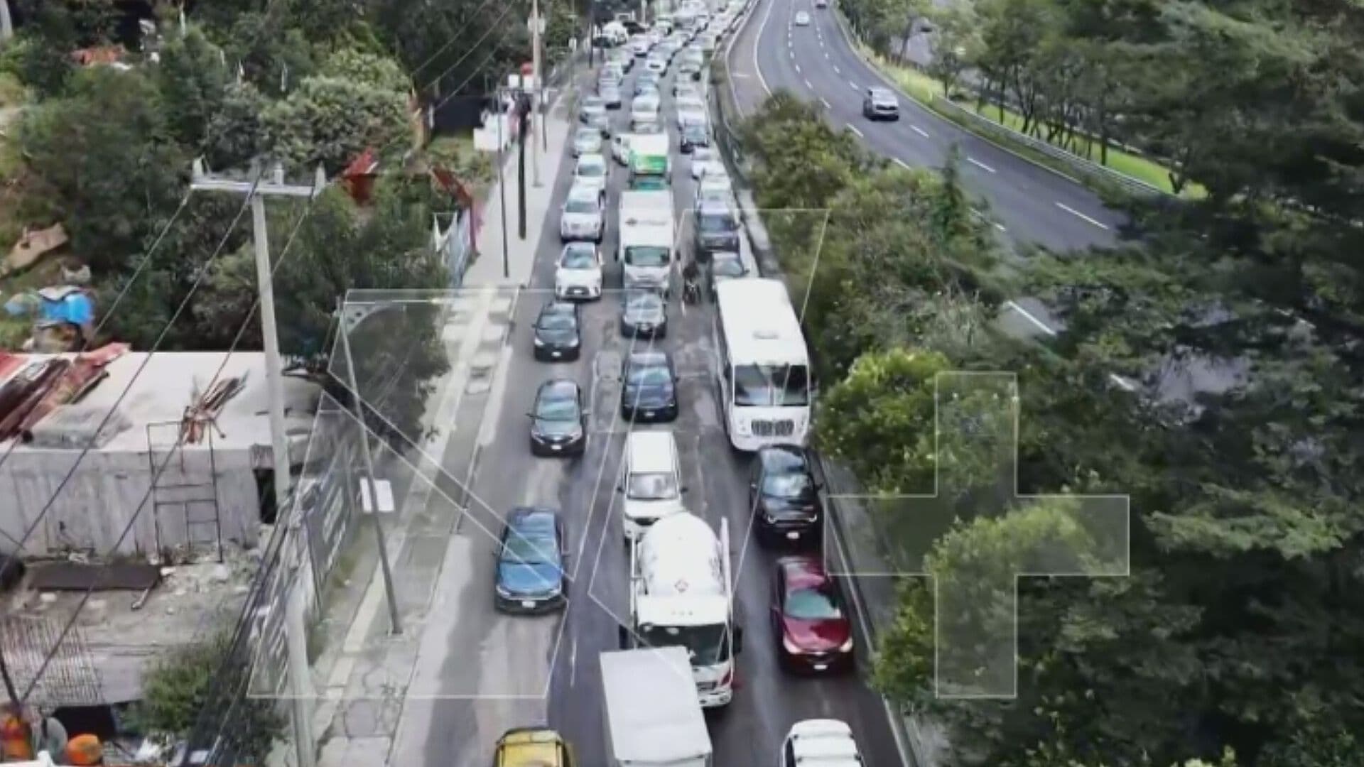 Desde el Aire: Fuga de Agua Provoca Caos Vial en Avenida Gómez Farías