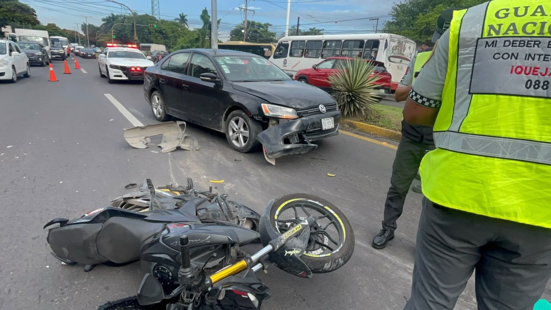 Conductor Embiste y Lesiona a Motociclista en la Carretera Veracruz Xalapa