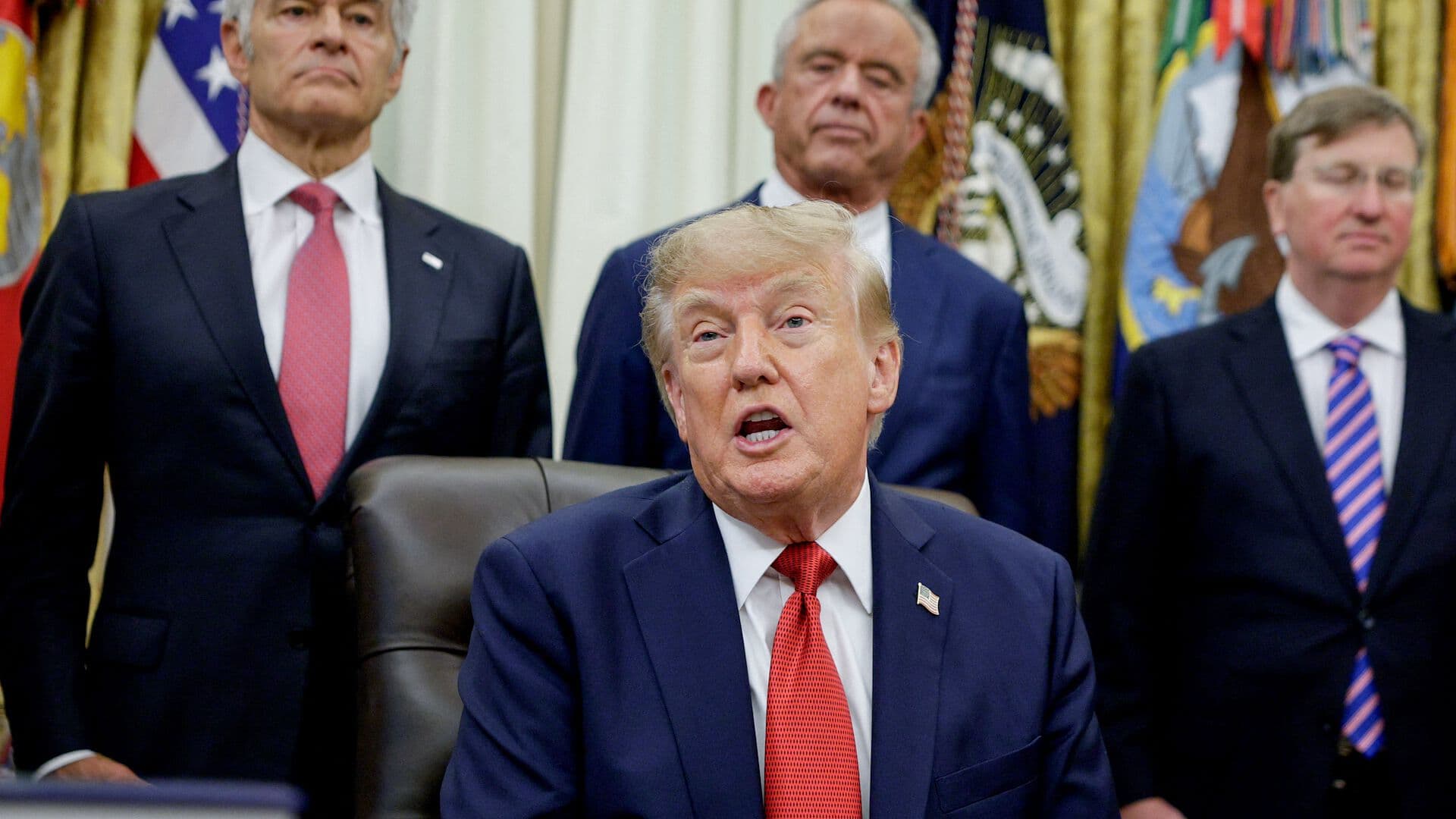 Trump Vuelve a Enfrentarse con la Prensa